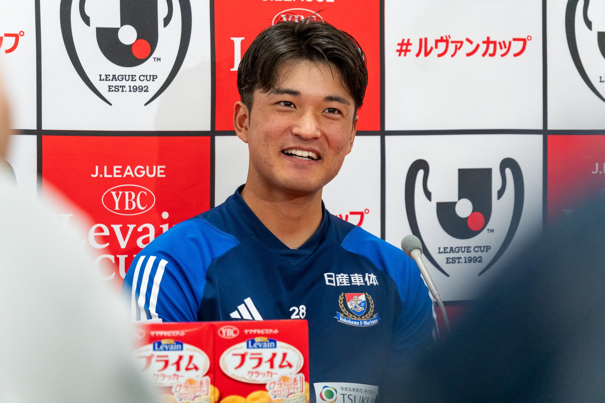 横浜F・マリノス 山根陸 ニューヒーロー賞受賞記念 ニットマフラー J