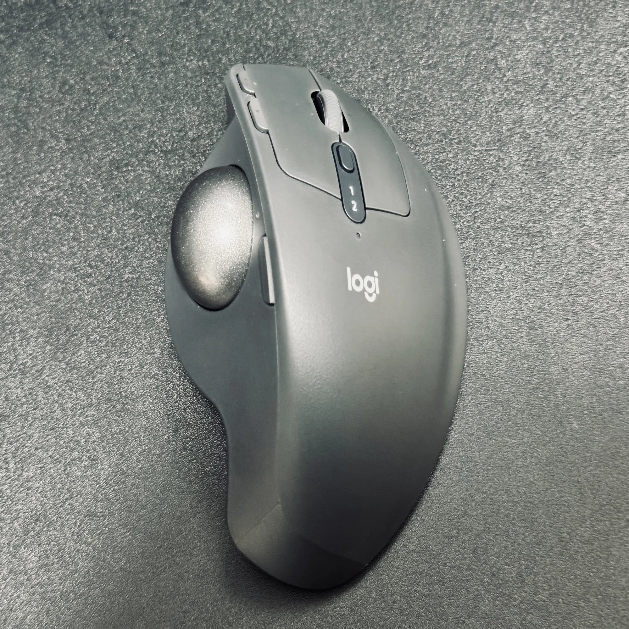 容姿端麗才色兼備。ITエンジニアのキーボードとマウス｜ヨーケ