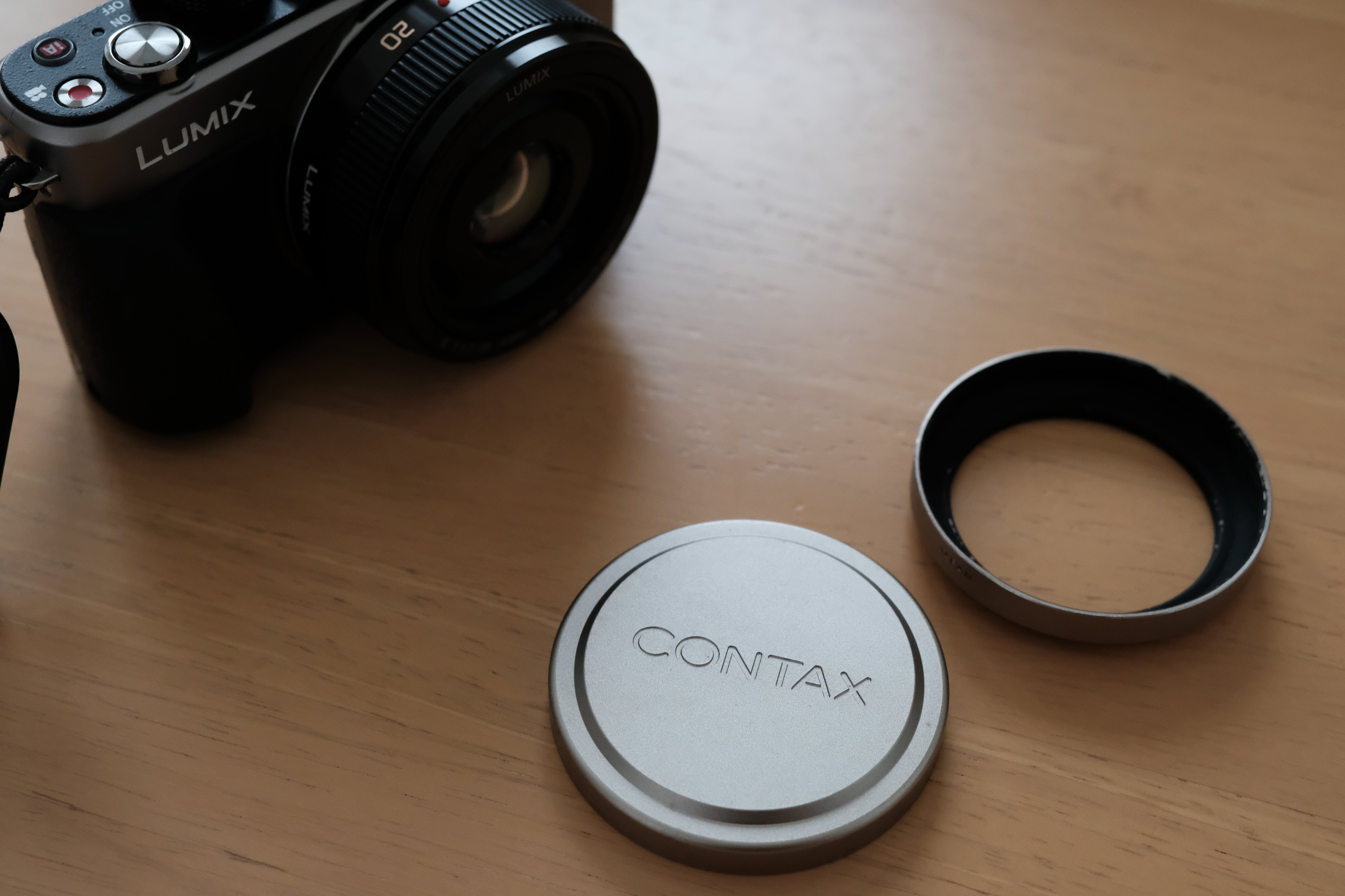 LUMIX G 20/1.7とコンタックスフードの親和性|shirofilm LUMIX G 20/1.7とコンタックスフードの親和性|shirofilm