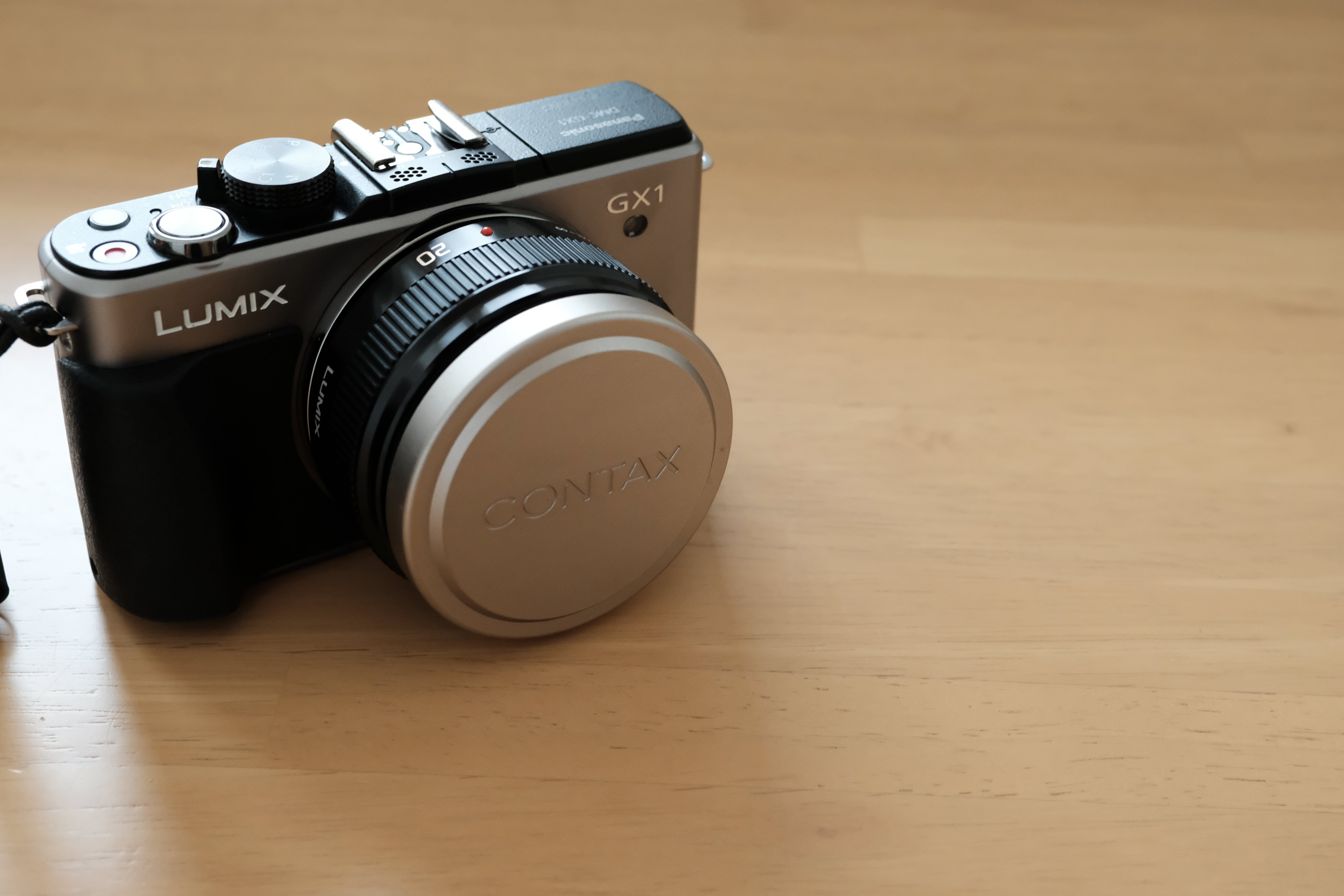 LUMIX G 20/1.7とコンタックスフードの親和性|shirofilm LUMIX G 20/1.7とコンタックスフードの親和性|shirofilm