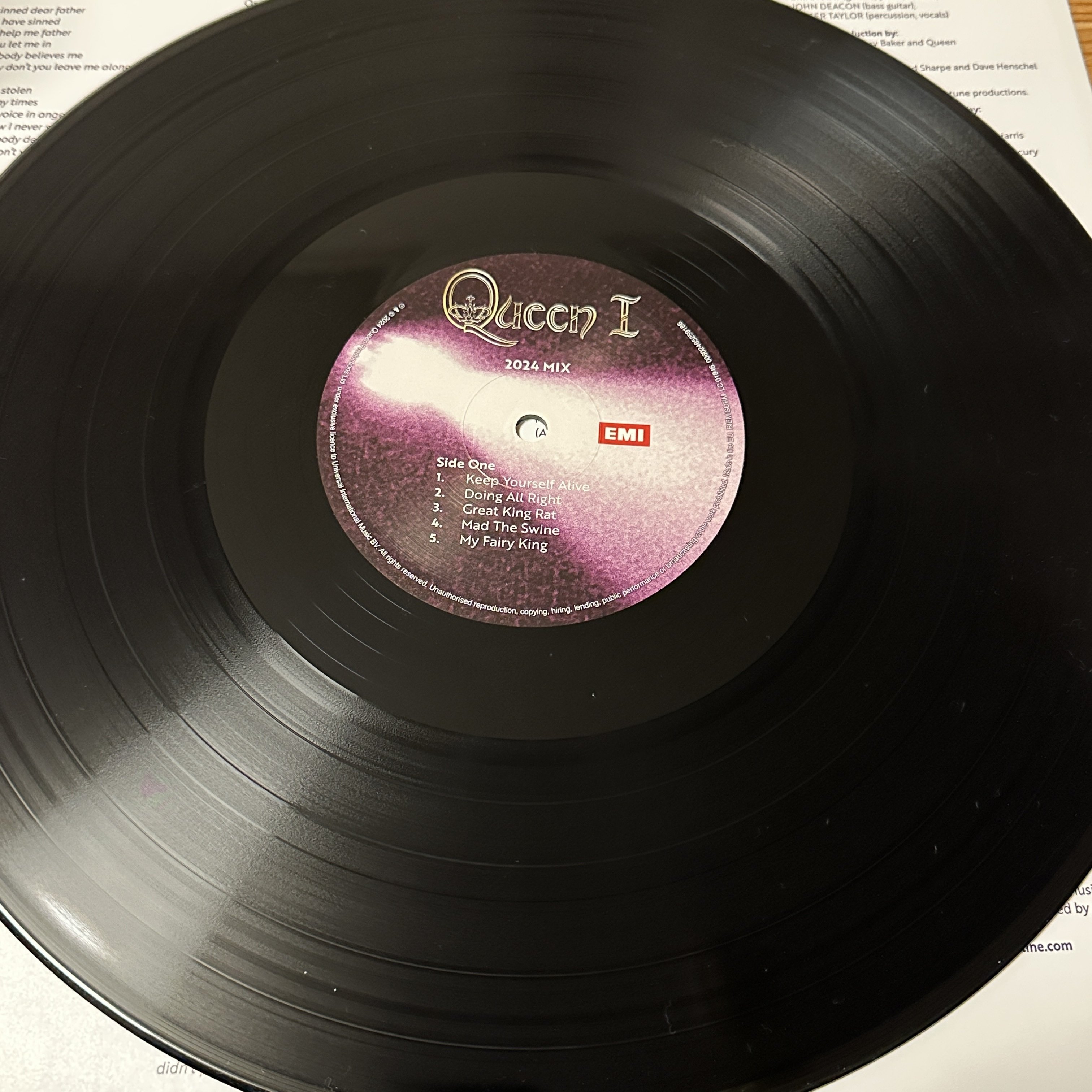 QUEEN Iを聴く｜saki.ss