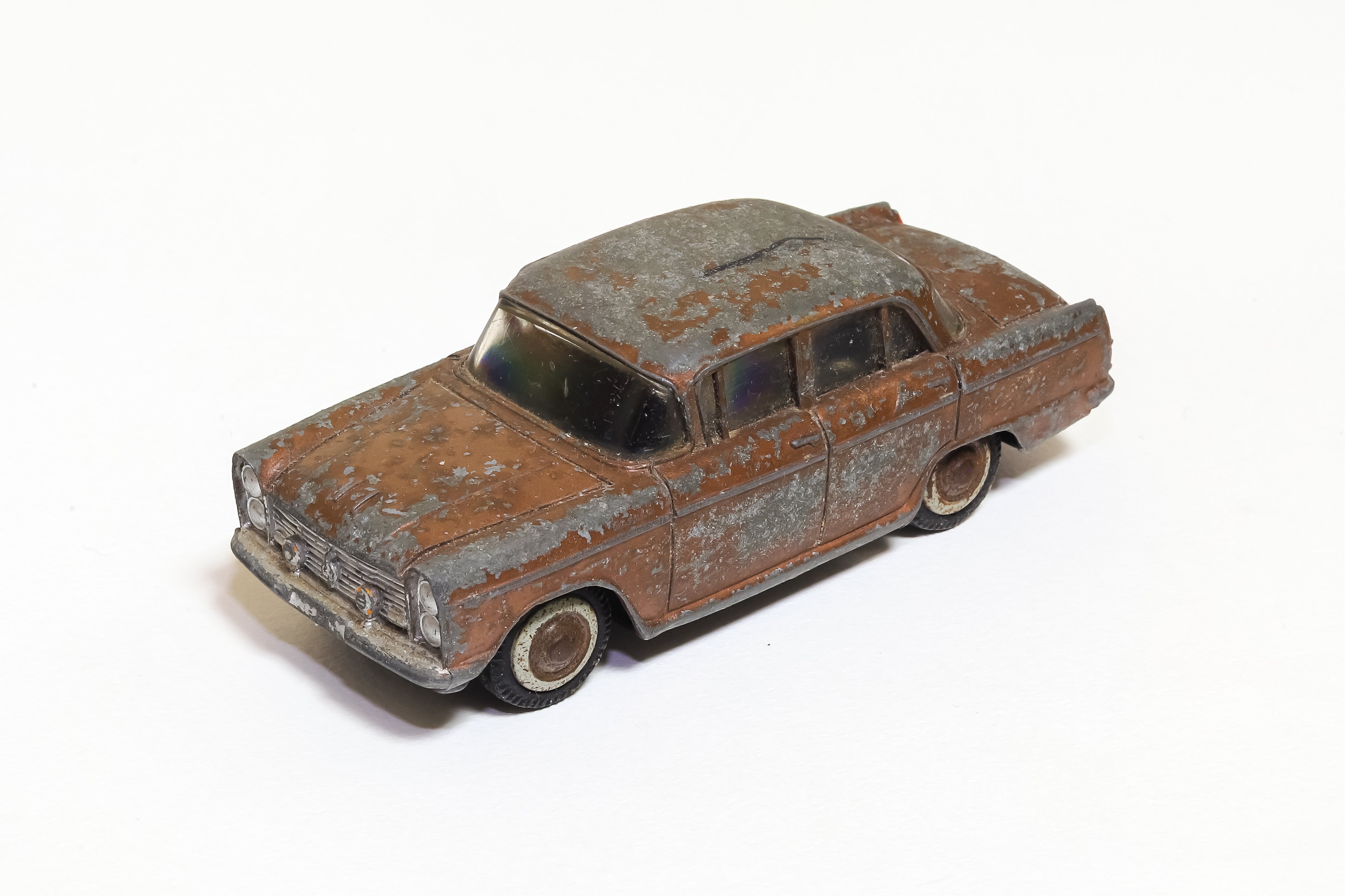 ミニカー再塗装】モデルペットのセドリック｜もんぶらん