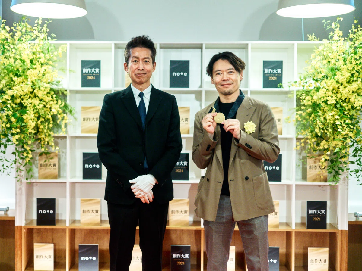 note代表の加藤(左)と萩原雅裕さん(右)