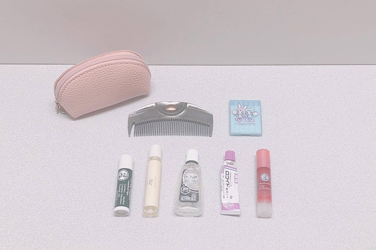 ころんとポーチの中身とお気に入りのリップたち♡|a ころんとポーチの中身とお気に入りのリップたち♡|a