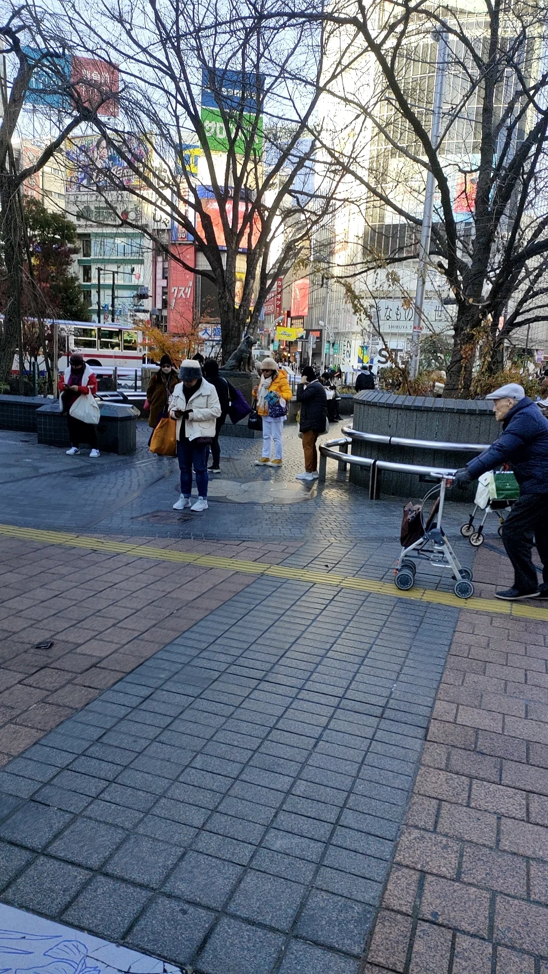 ハチ公前