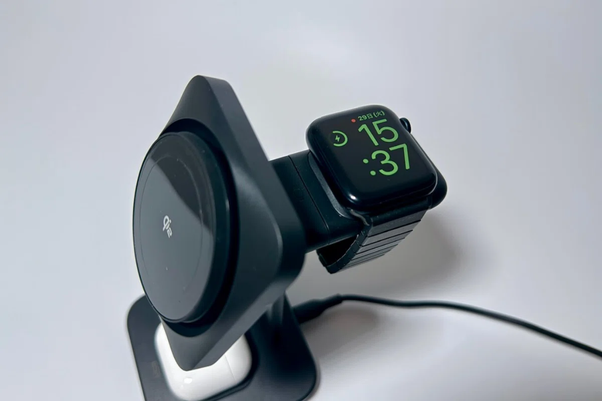 ESR Qi2 3 in 1 ワイヤレス充電器（CryoBoost搭載）レビュー：Apple 