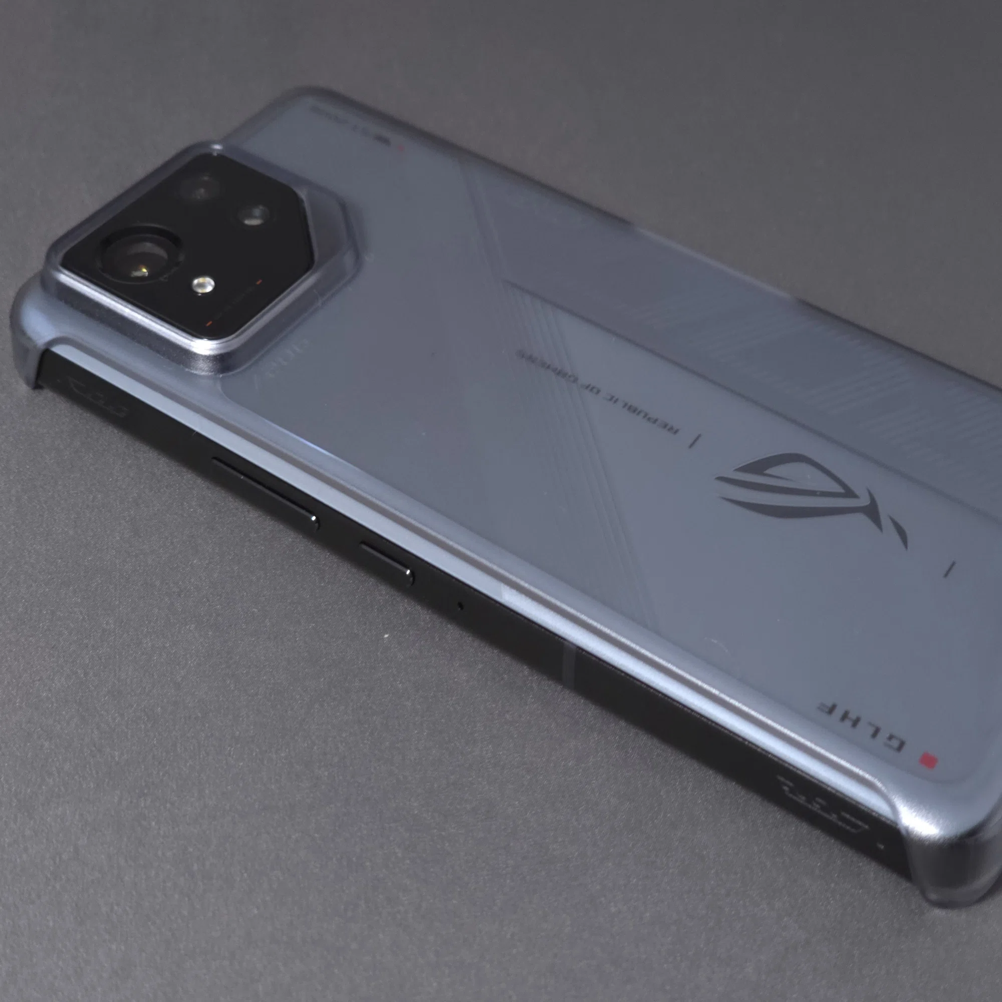 ROG Phone 8をレビュー|初めてのゲーミングスマホはカメラもけっこう 