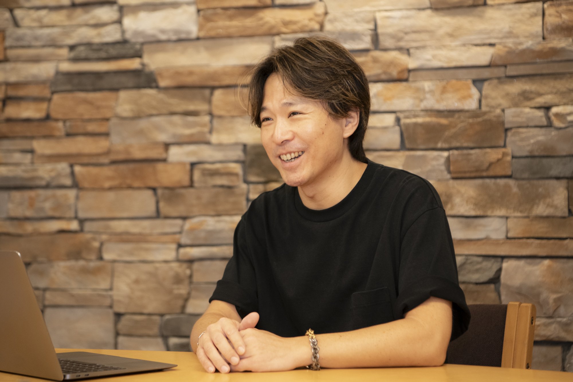 佐藤さん専用 仕事をエンタメとして捉え、楽しい方向に持っていく ｜ROBOT