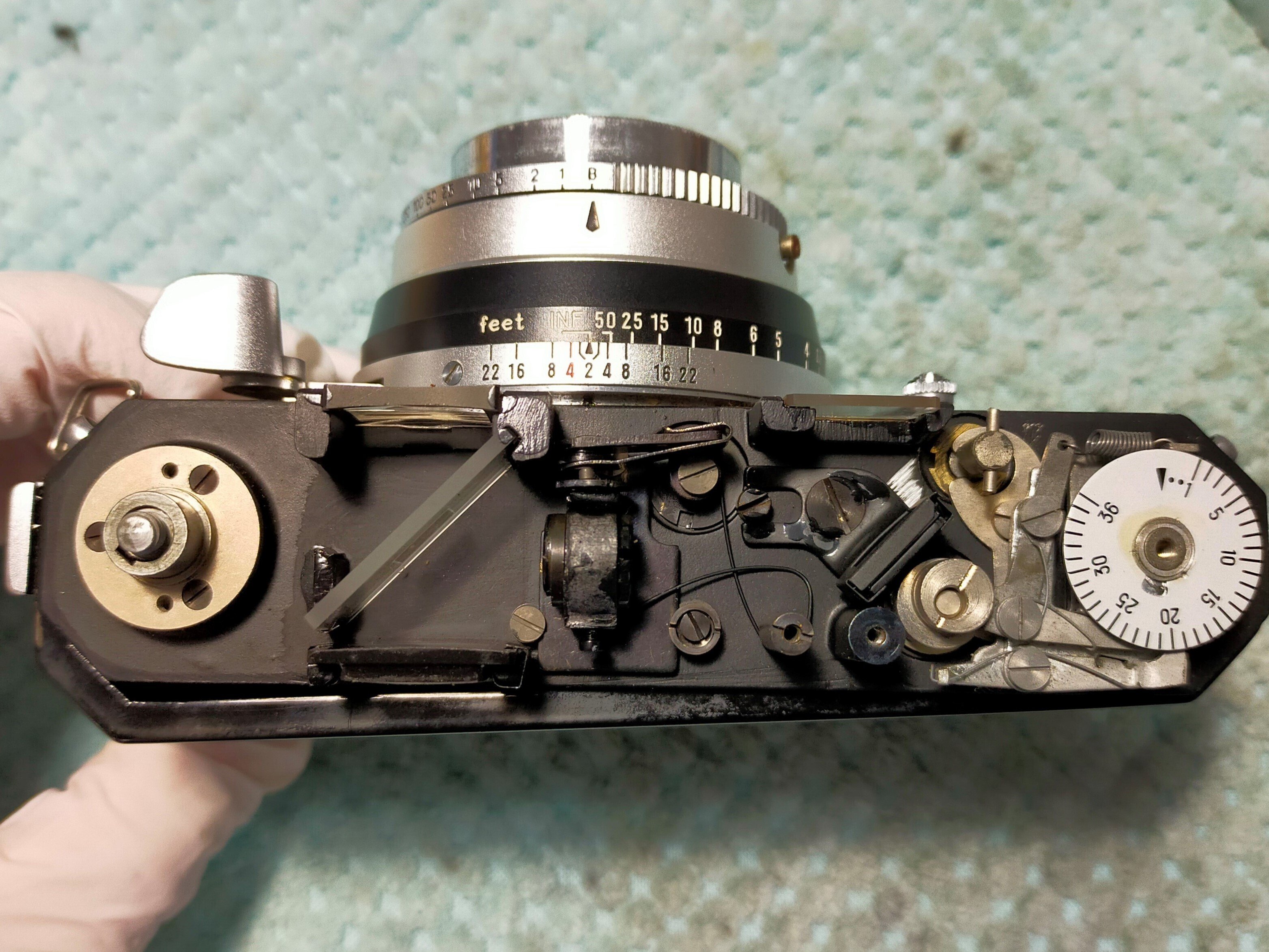 コニカ IIIの分解｜フィルムカメラ修理のアクアカメラ
