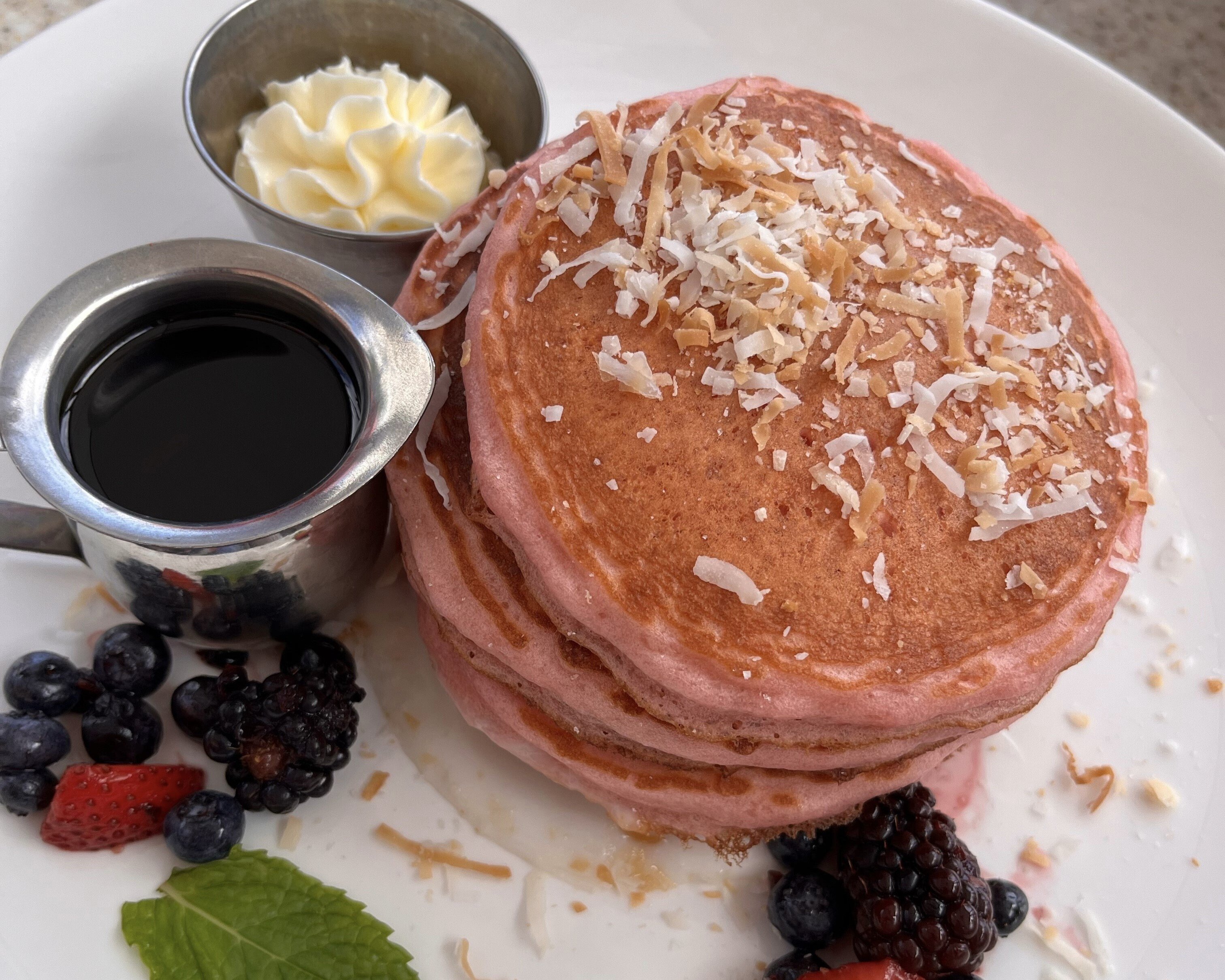 マイパンケーキ ハワイマニア厳選】インパクト大！現地の人気パンケーキ店3選｜百瀬 麻衣