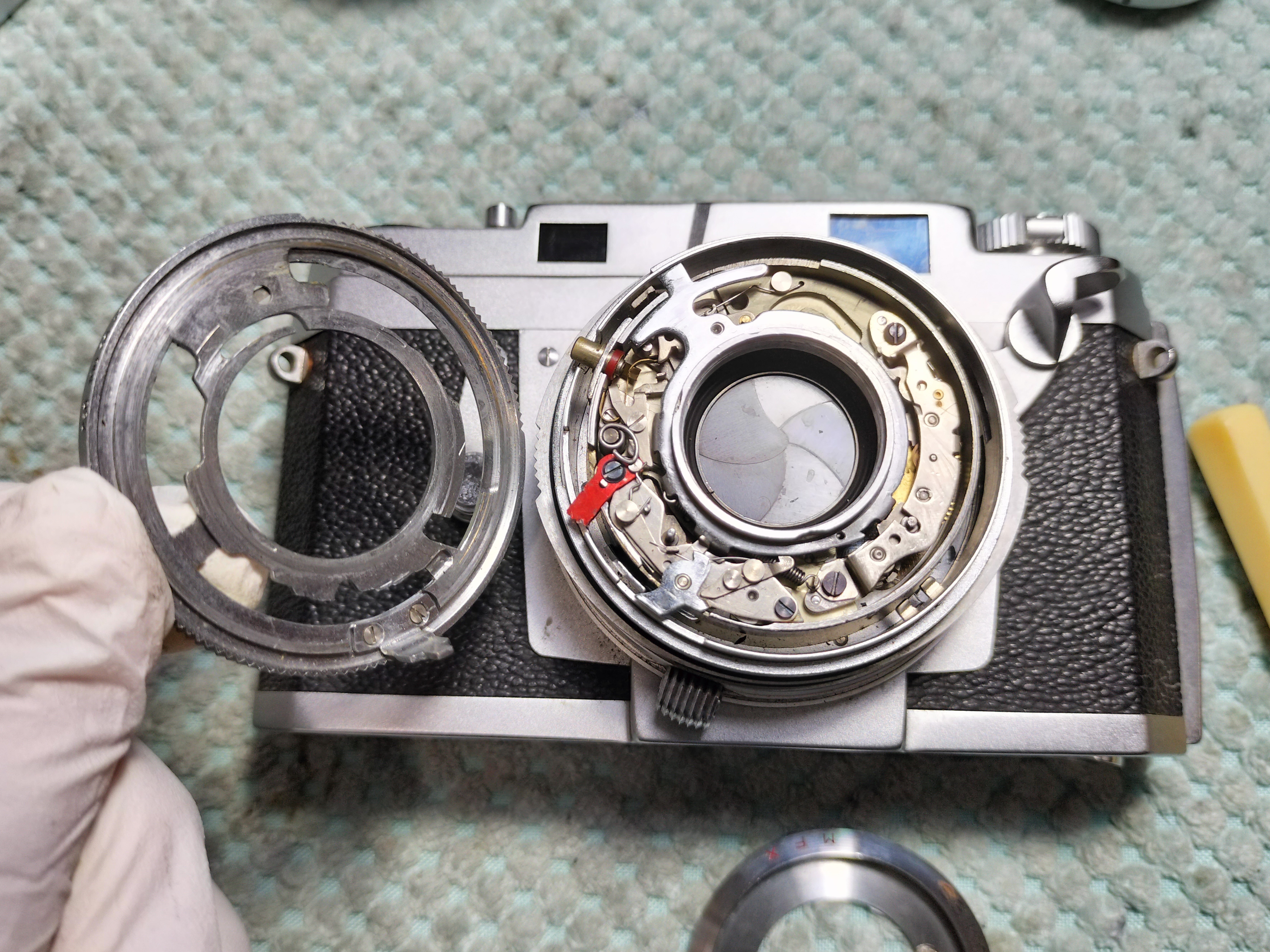 コニカ IIIの分解｜フィルムカメラ修理のアクアカメラ