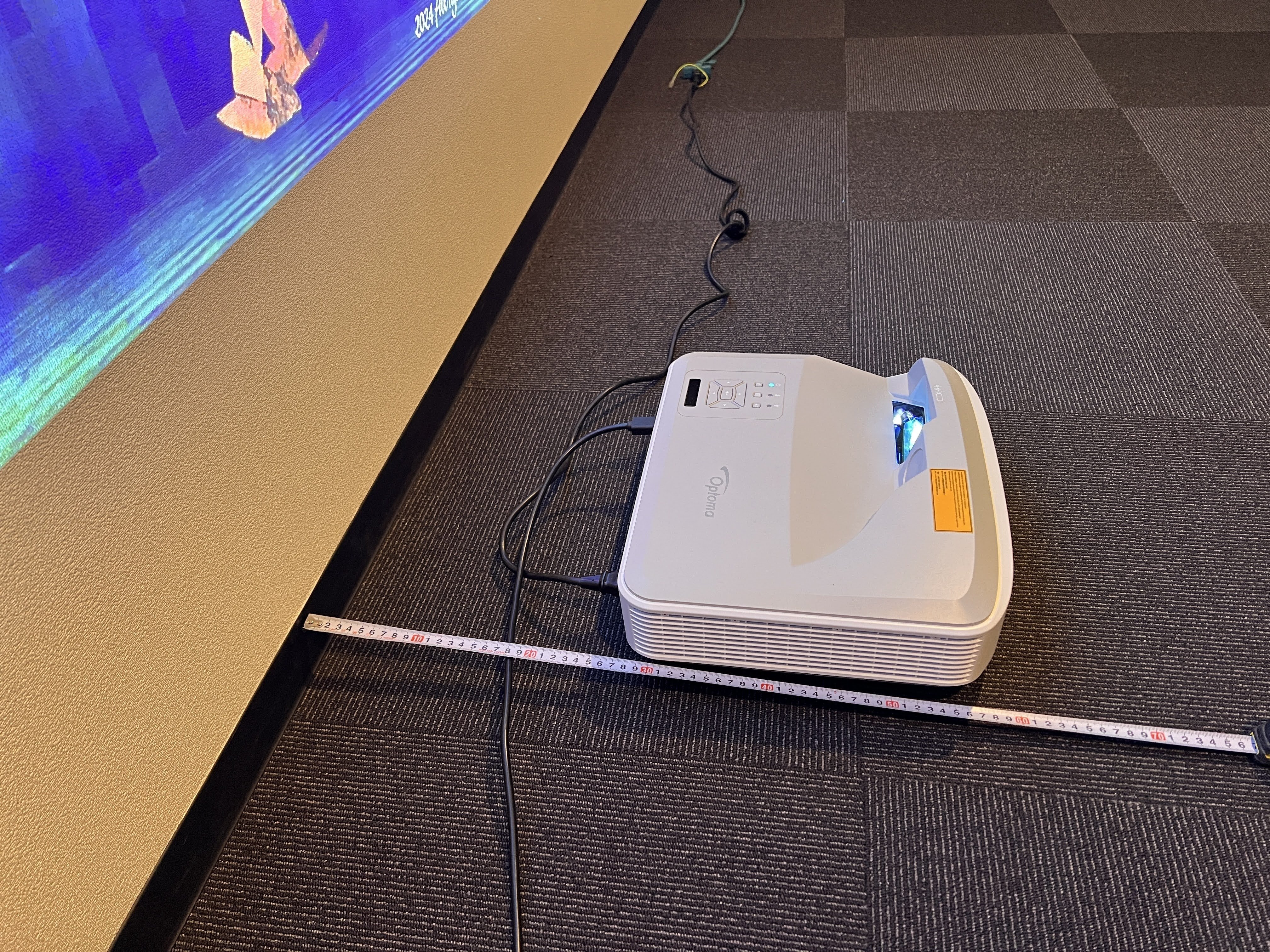 Optoma ZU500UST：軽量・超短焦点の快適性｜OS ENT