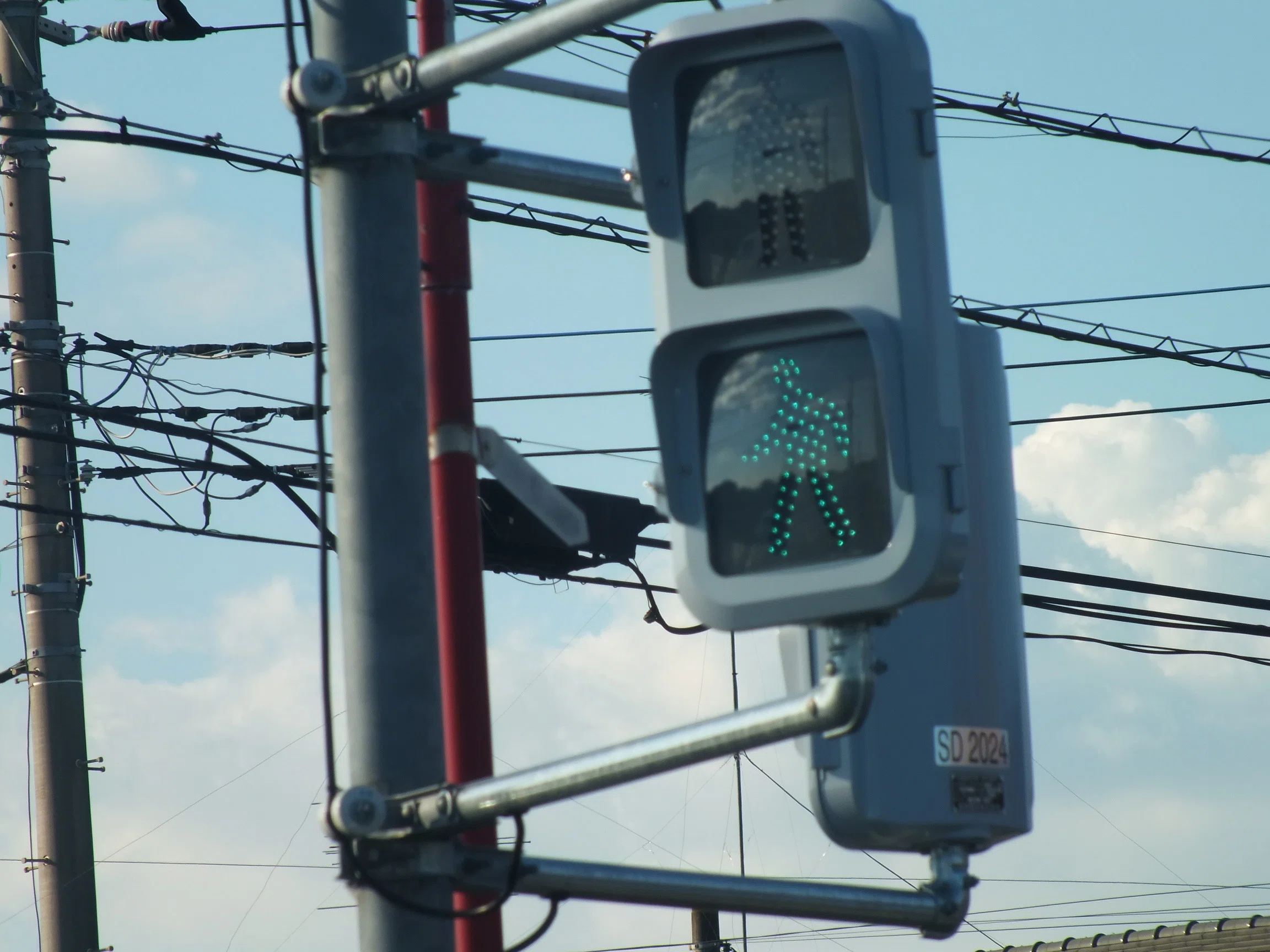K07-309】桶川市藤波東で設置された日信フラット250㎜と信号電材薄型