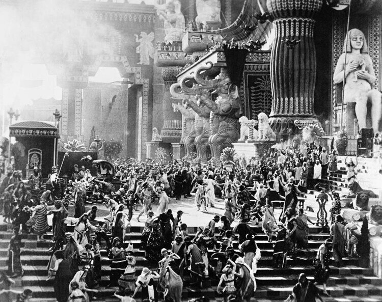イントレランス クリティカル・エディション('1916米) Yahoo!オークション - イントレランス Blu-ray 美品 1916年映画
