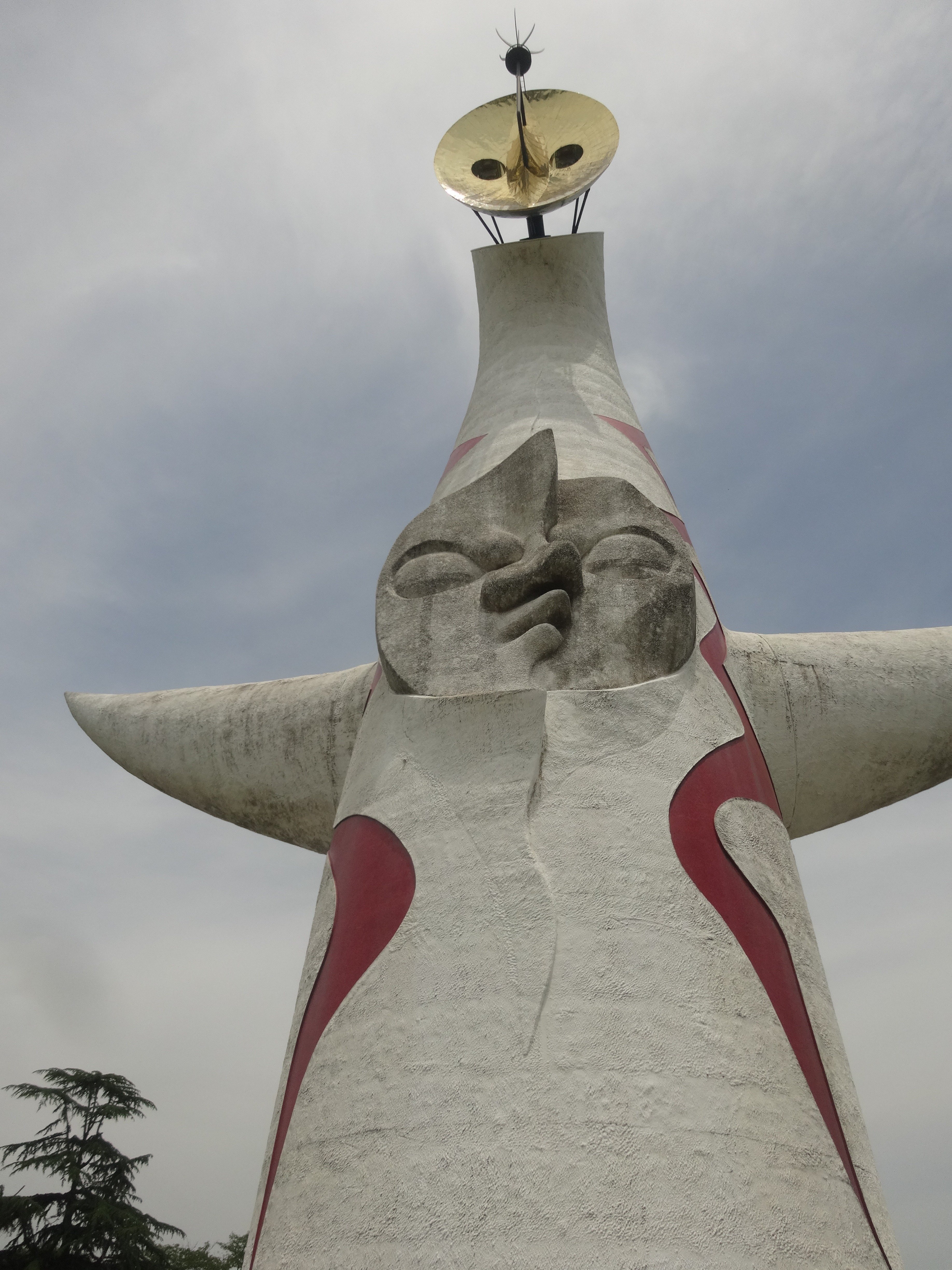 365日色の話 岡本太郎の「太陽の塔」訪ねる旅。大阪万博近づいてき