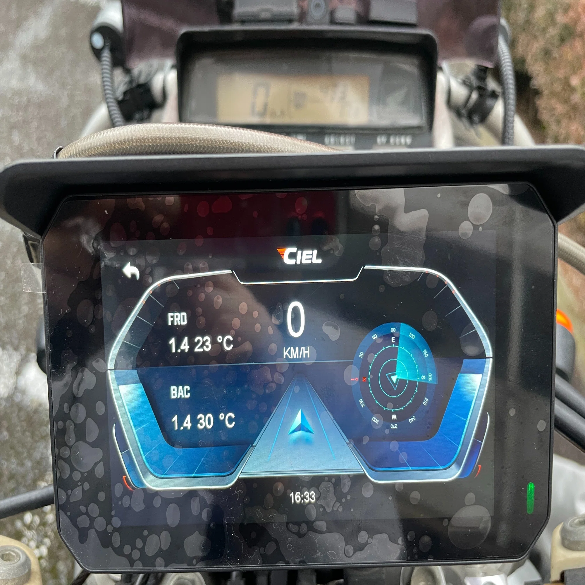 バイク用スマートモニターを導入しました｜nono