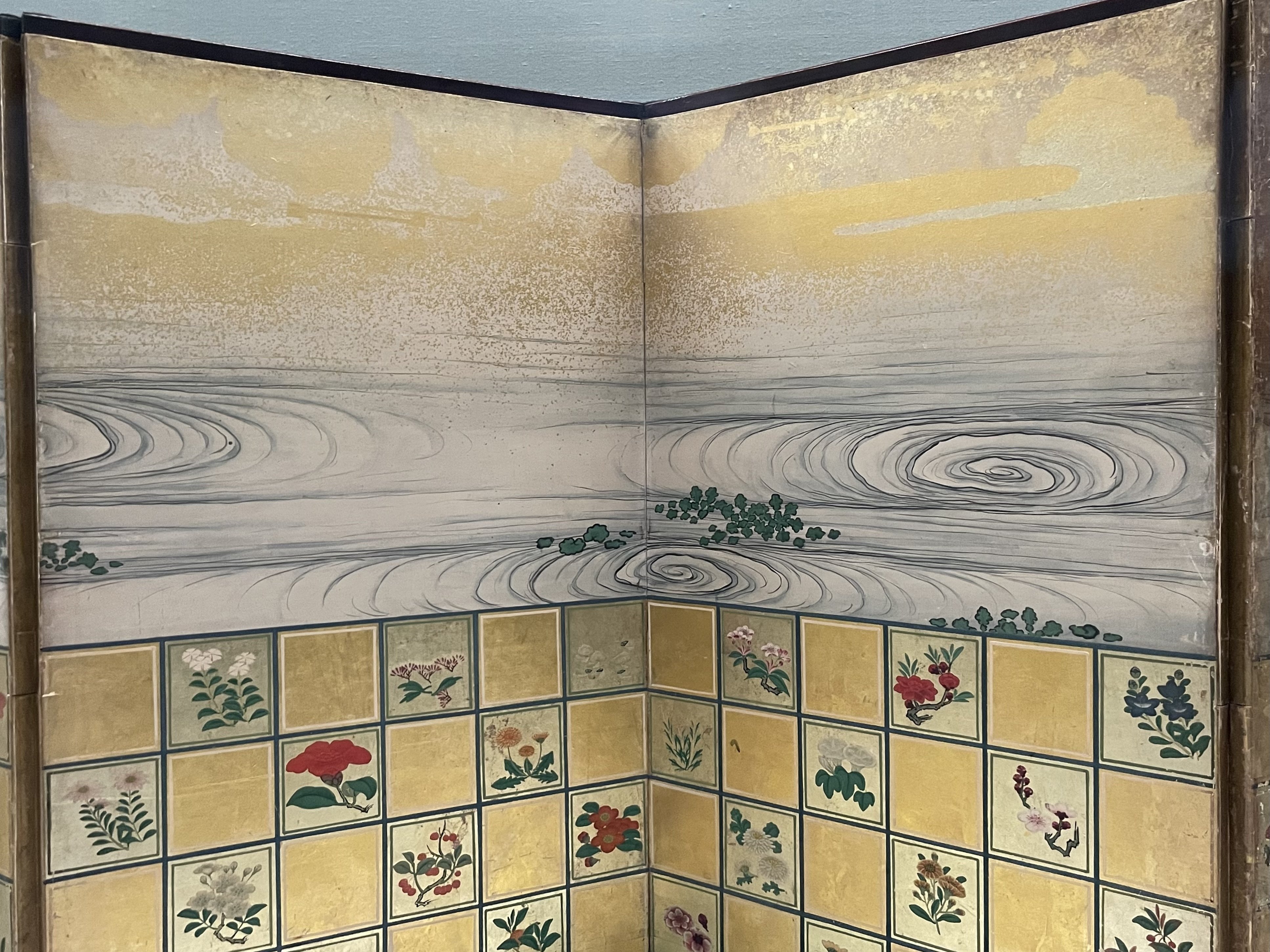 狩野山雪の《流水花卉図屏風》｜かわかわ