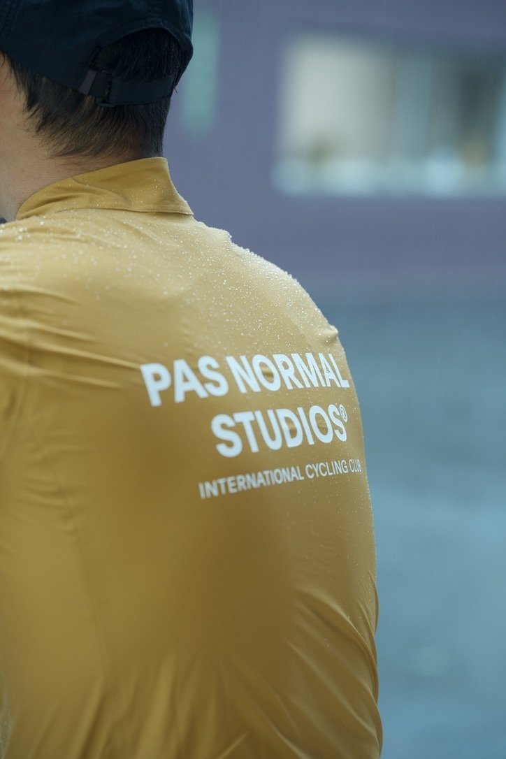 PAS NORMAL STUDIOS/ライド中の急な天候の変化にオススメウェア