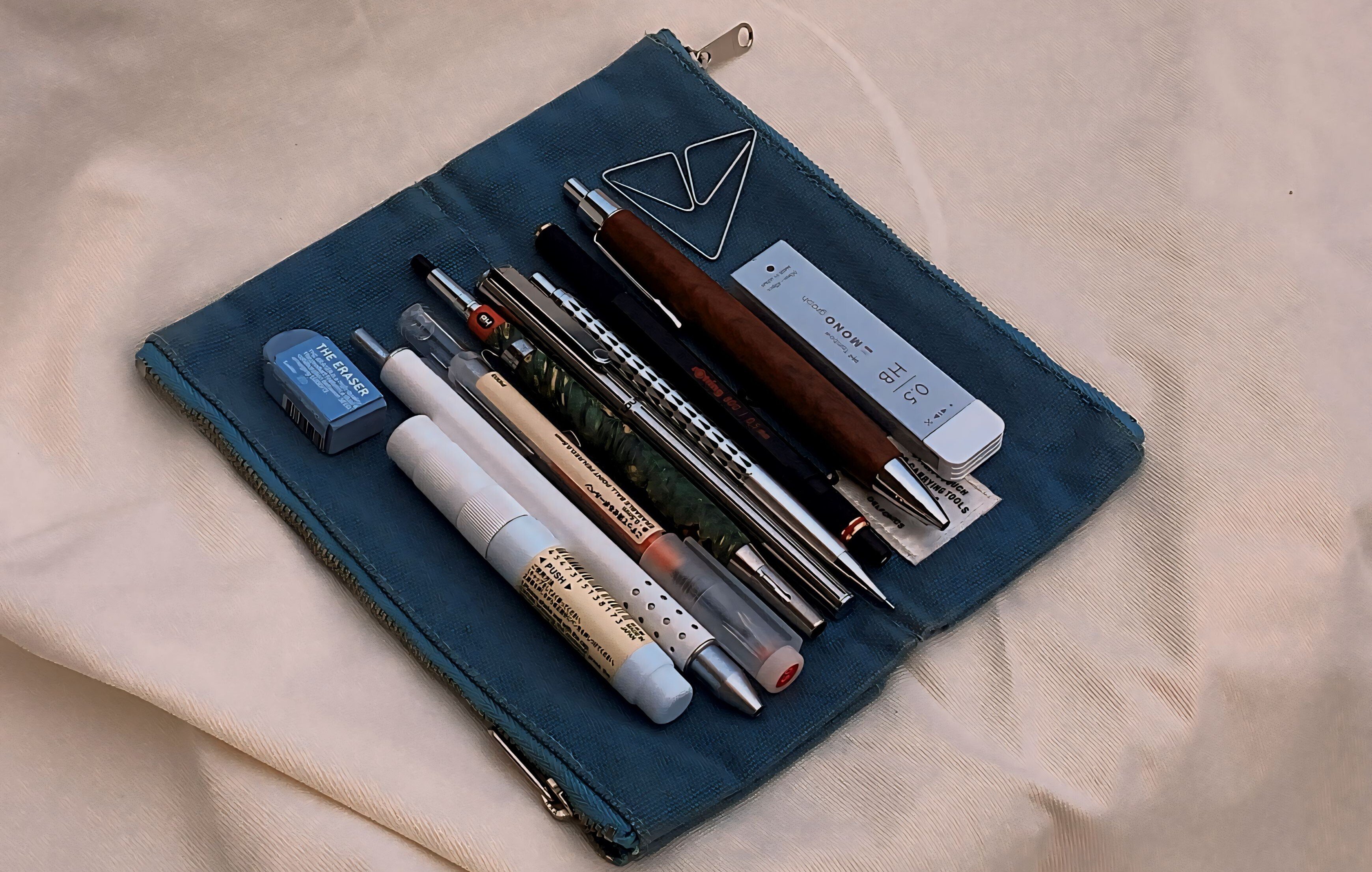 Re : 筆箱紹介 Ⅰ ,｜楓川 ⌒ 。