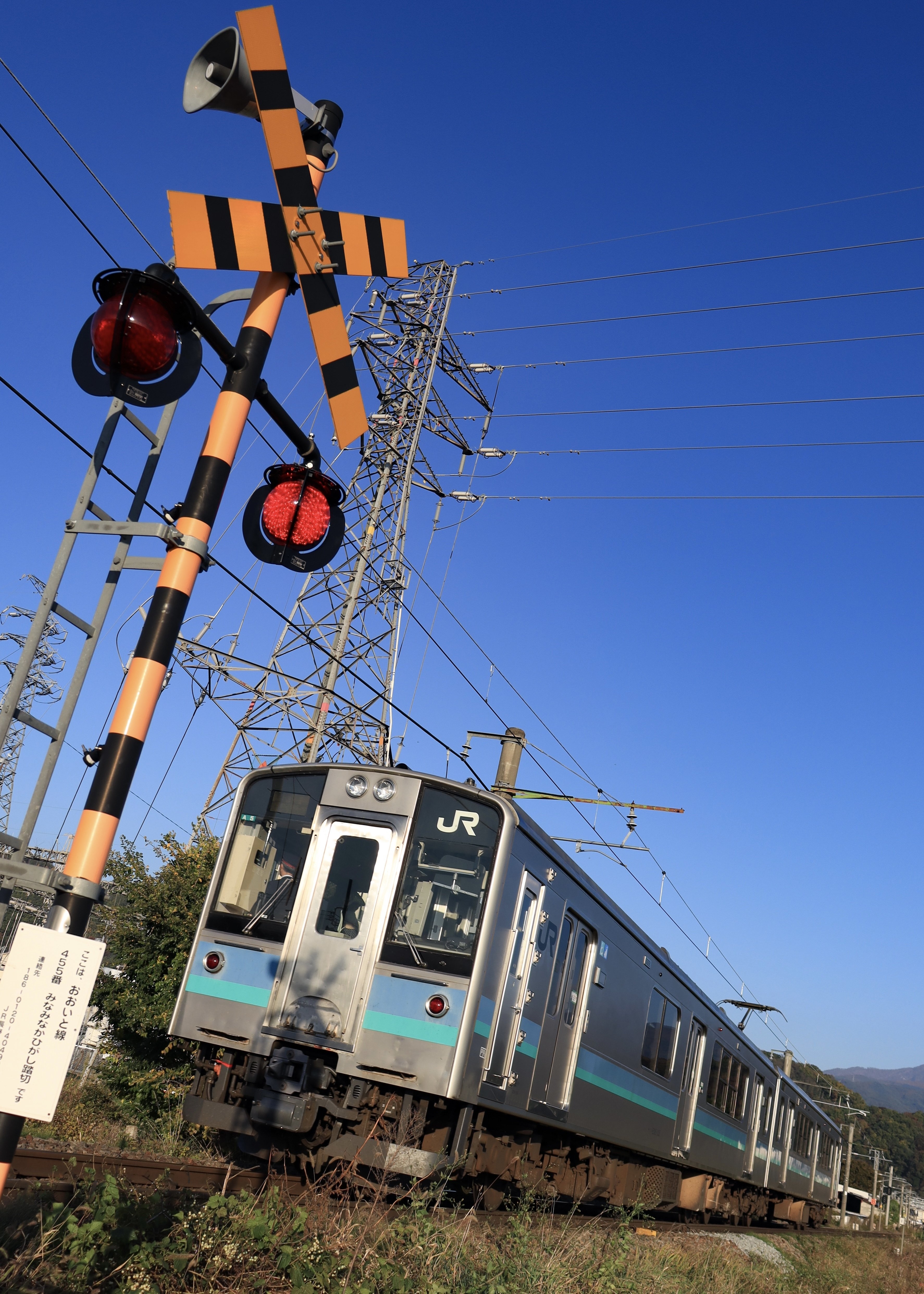 文化の日、午後の大糸線を撮影。｜鐘 紡