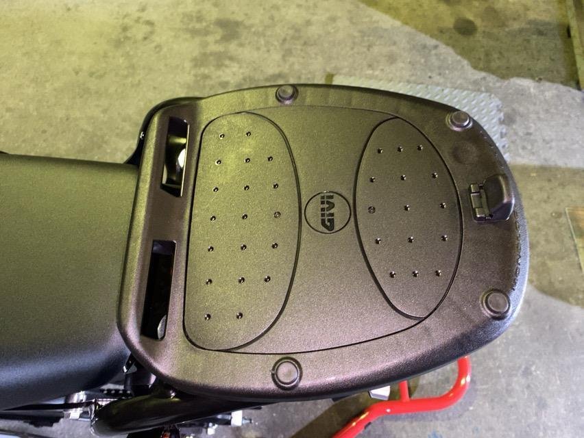 初めての ”箱” GIVI リアボックス B33N2MD @ グロム(JC92)｜ハコ点のランマ