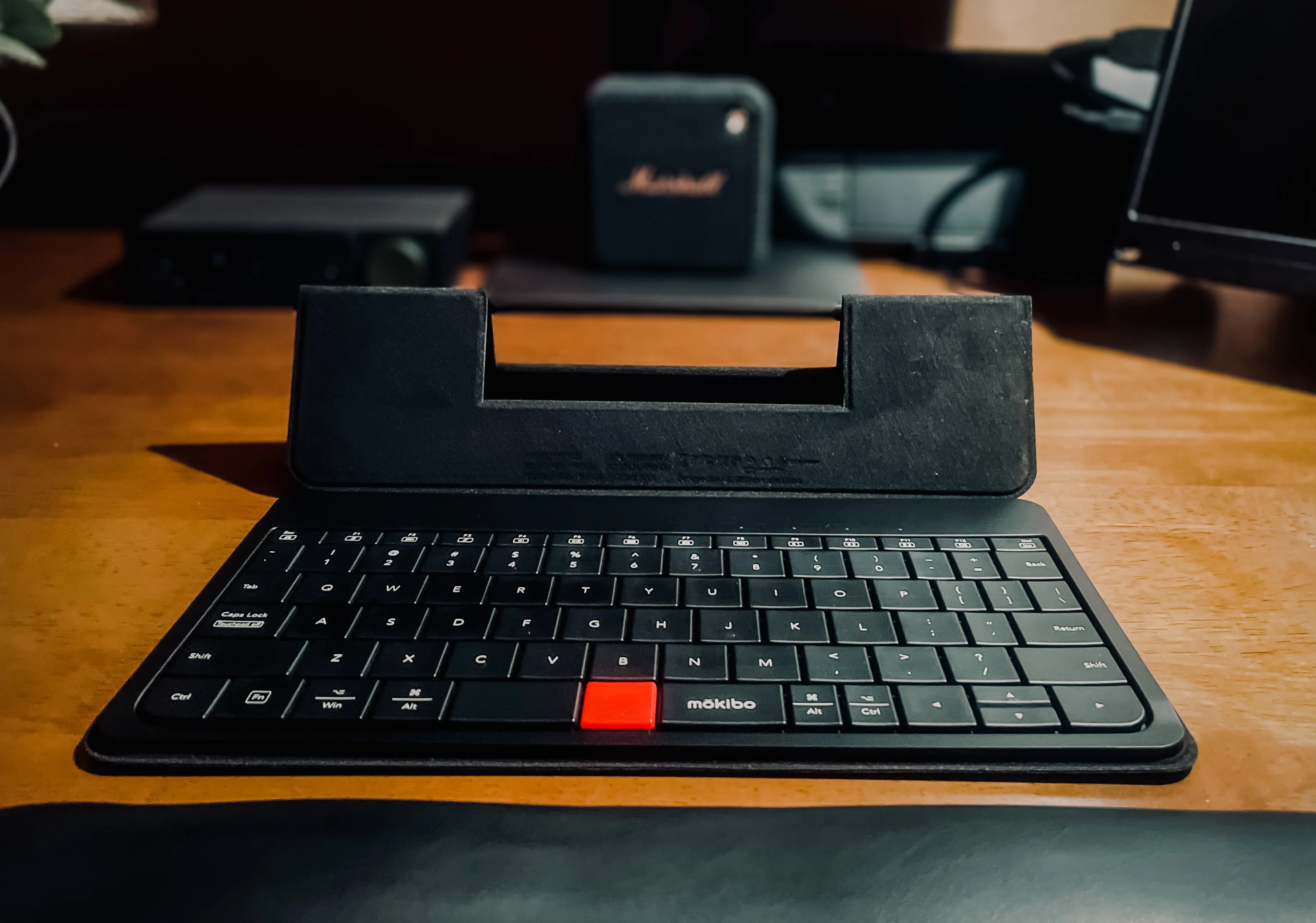 mokibo fusionキーボード】 「iPad」シリーズにも最適な、持ち運びの