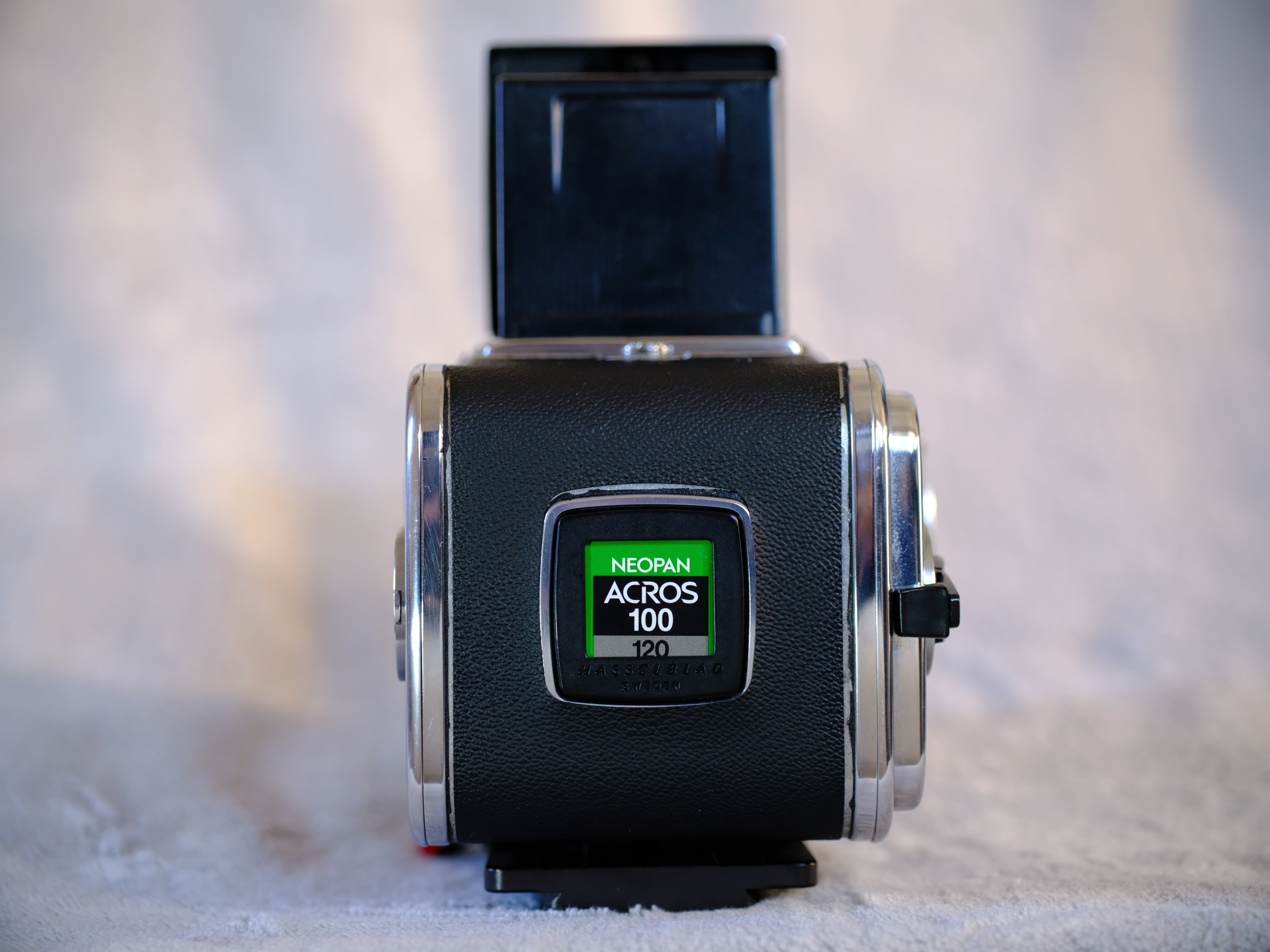 ハッセルブラッドhasselblad 500c プリズムファインダー2点作例アリ レビュー】初めて宇宙に行ったカメラ Hasselblad 500Cを2017年