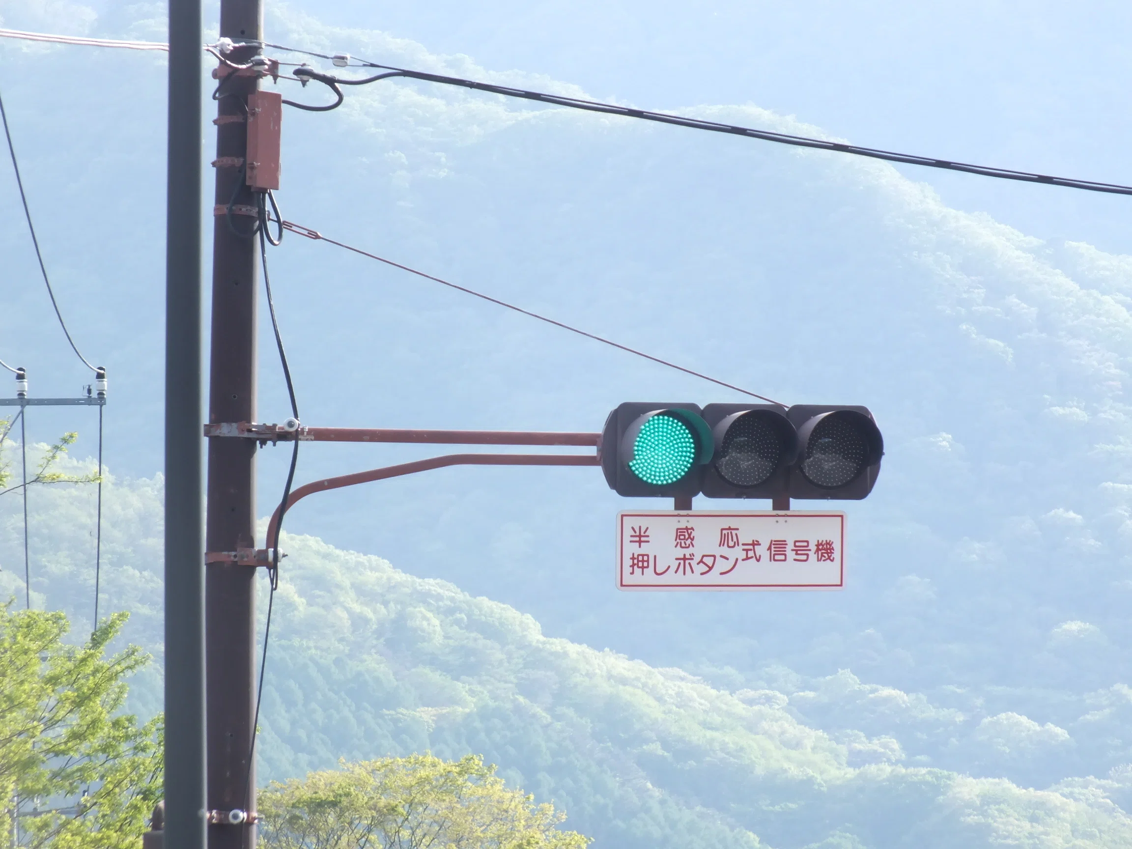 長野原-34】吾妻郡長野原町林にあるオール小糸TK2・小糸PVTL歩灯と2