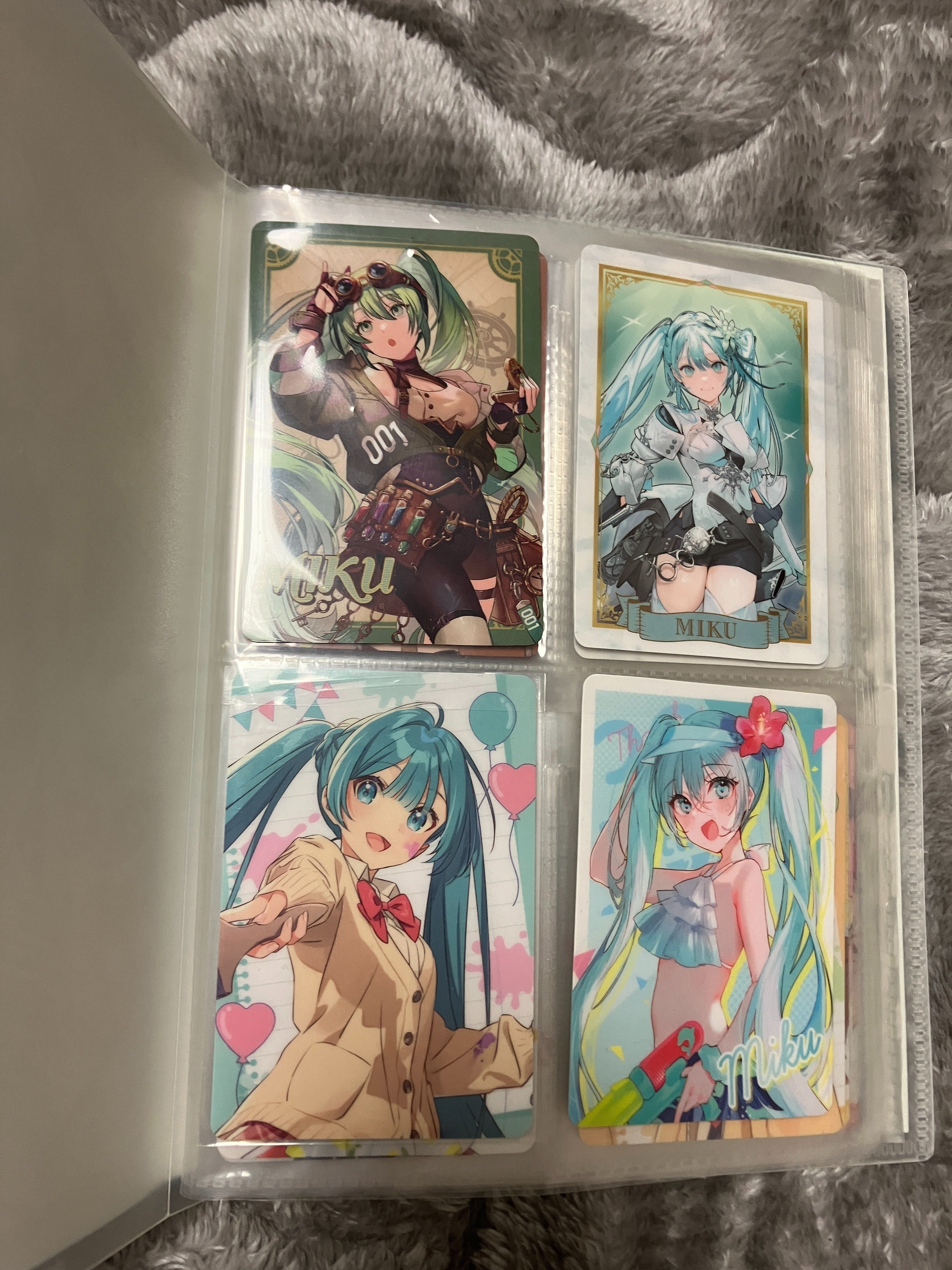 初音ミク クリアカード収納ファイル＋特典カード カード72枚入り