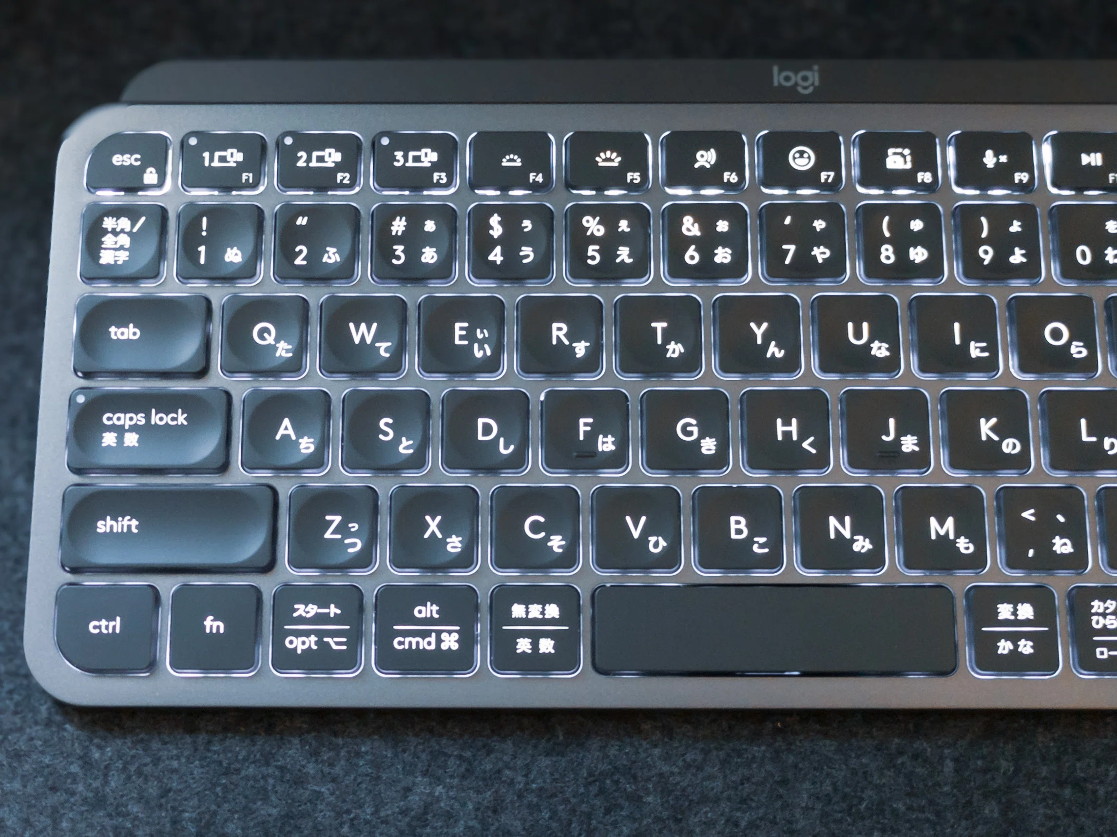 ガジェットレビュー】極薄でスタイリッシュなミニマリストキーボード
