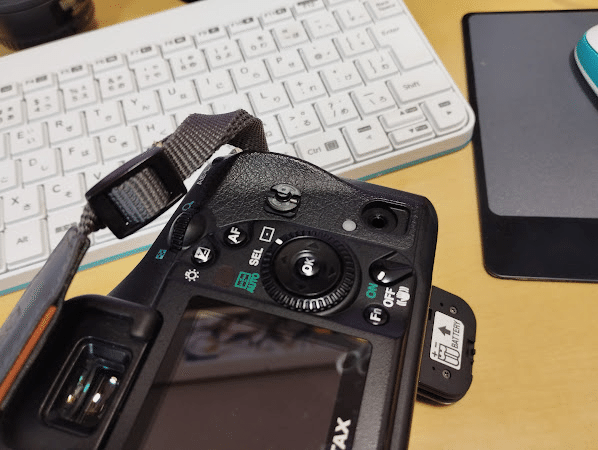わかんねぇけど、俺はこのK10Dで遊ぶぜ!(仕様確認/AF調整/分解編 わかんねぇけど、俺はこのK10Dで遊ぶぜ!(仕様確認/AF調整/分解編