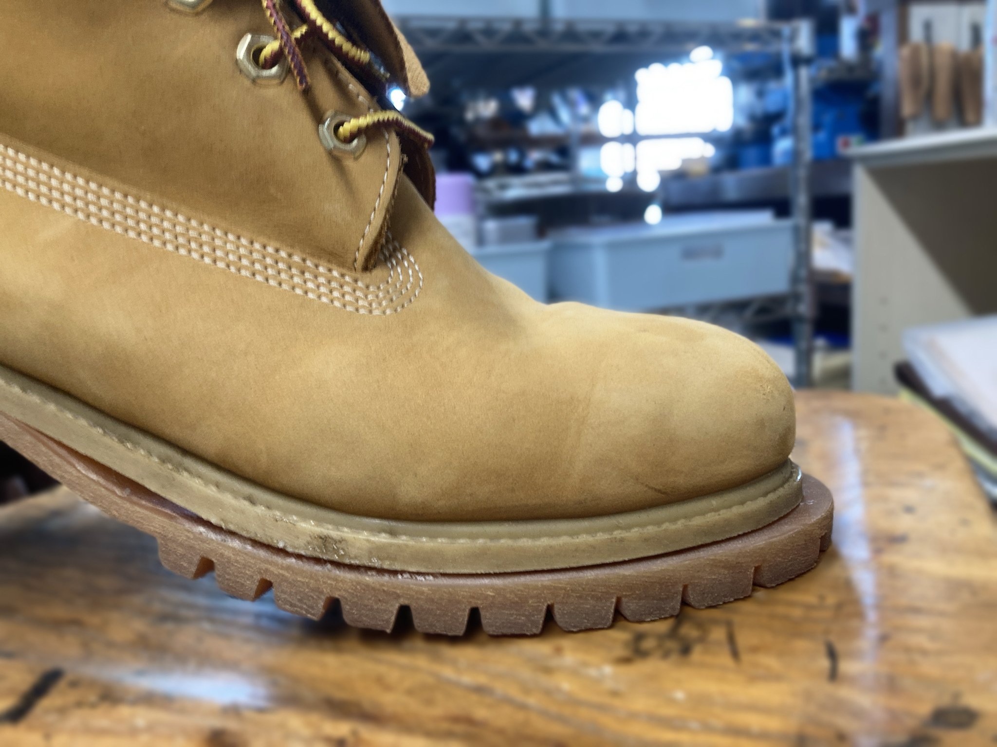 TIMBERLAND】『加水分解』でソールが崩壊！ソール交換できないの⁉ビブラムソールで修理(オールソール)！料金・期間はいかほど⁉ |  靴修理店CRADLEのホームページ