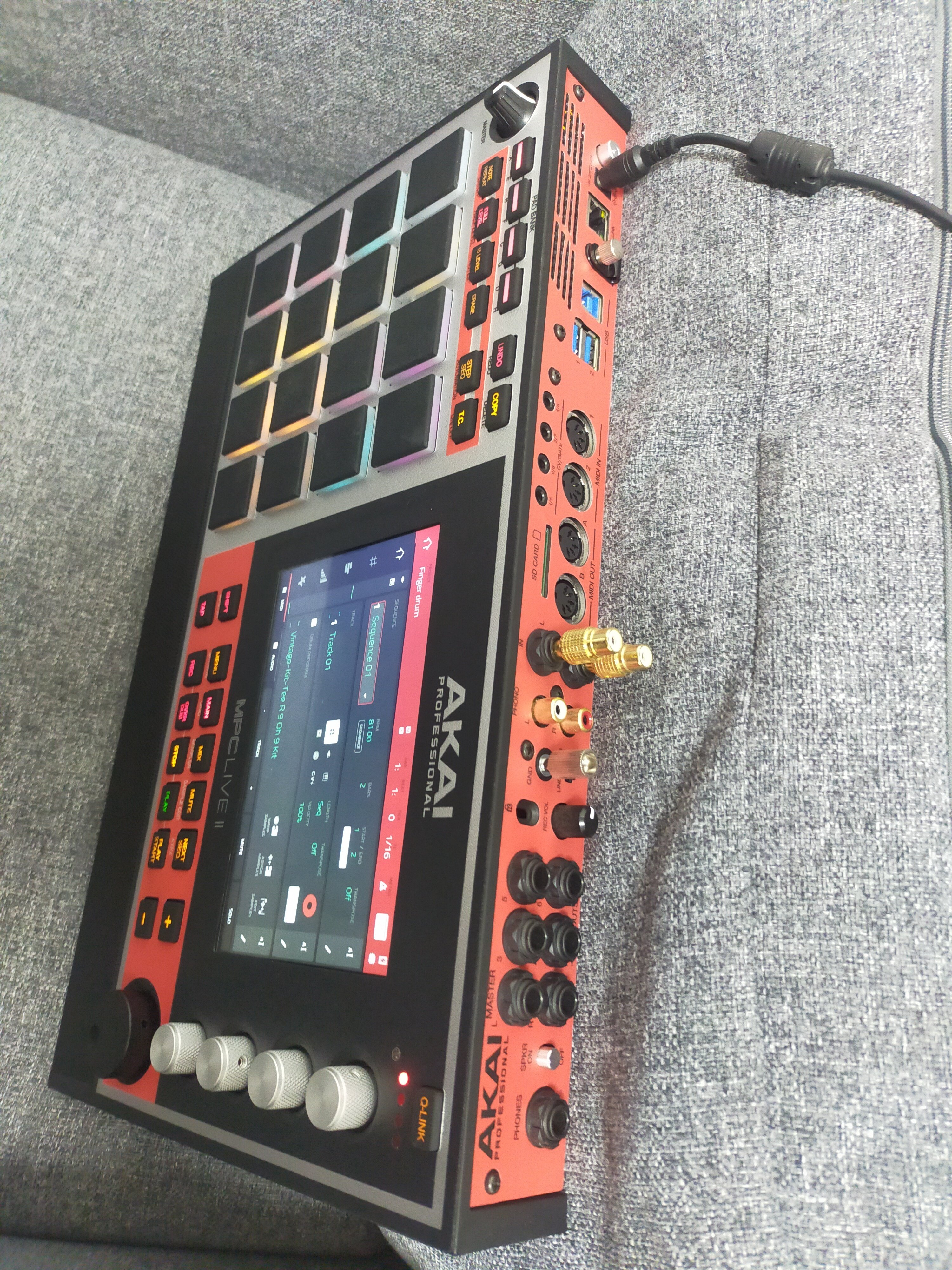 Mpc live2 専用出品 AKAI MPC LIVE Ⅱ セッティング & レビュー ~ SC-RECS.com