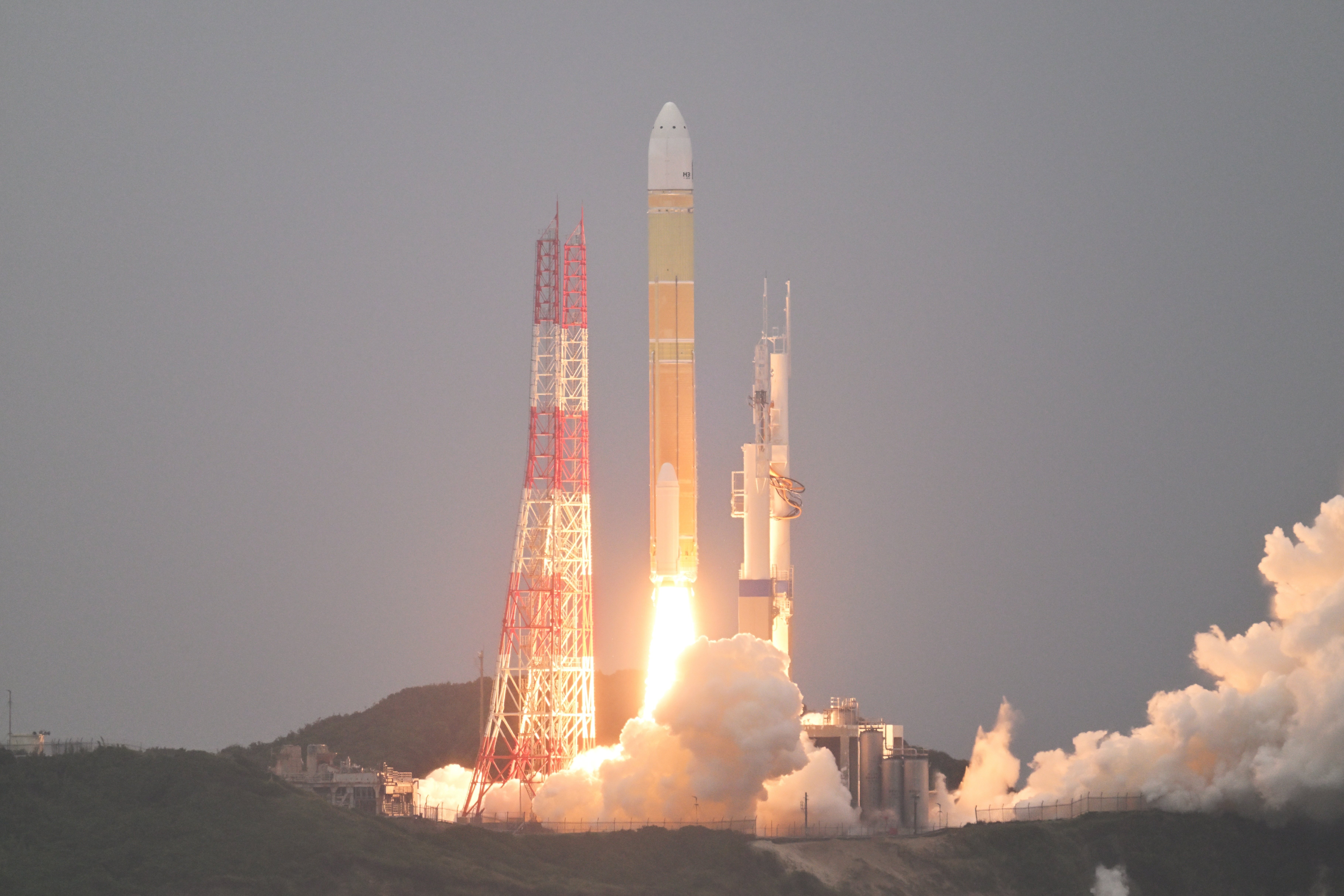 H3ロケット4号機、打ち上げ成功（写真）｜探検された天の世界