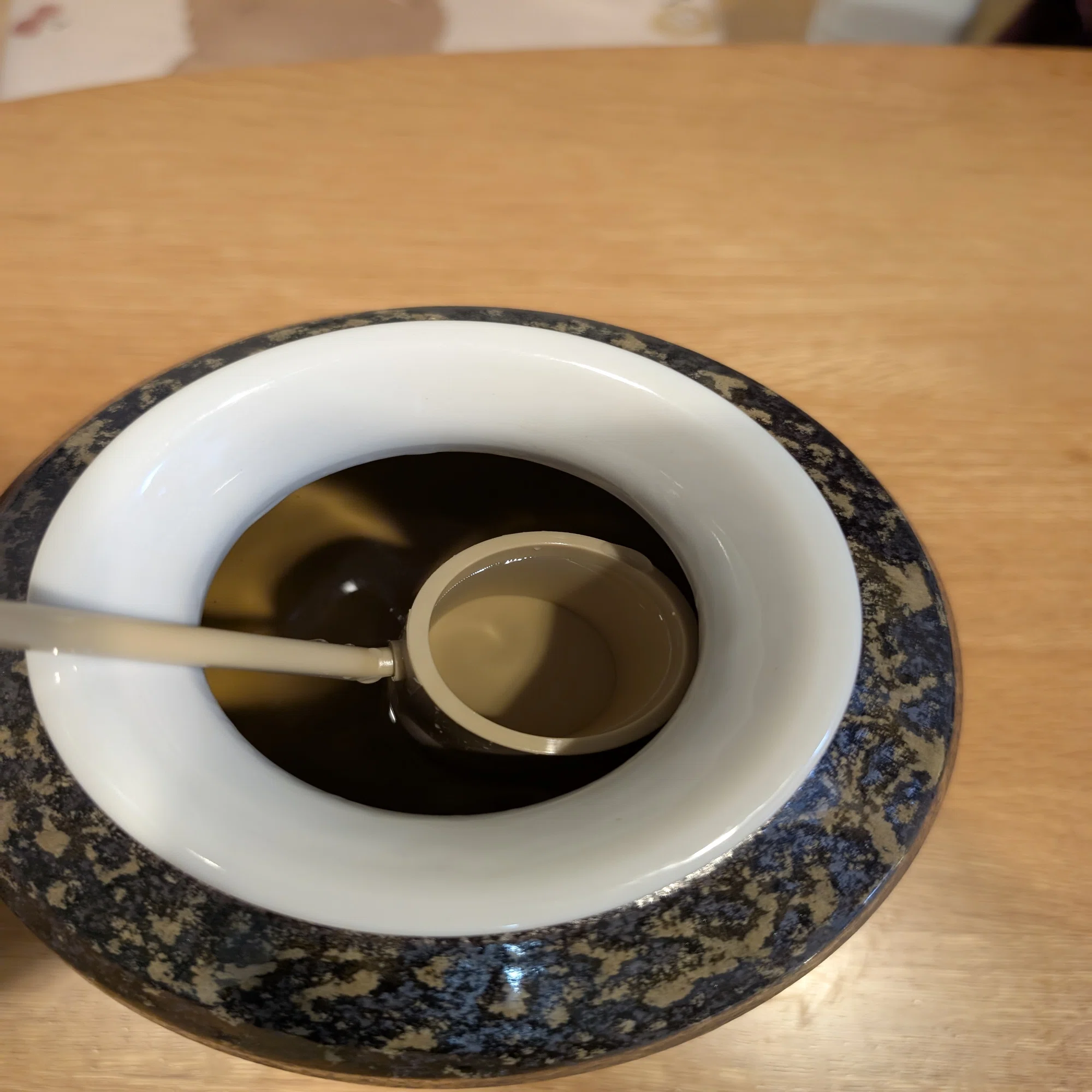 甕壷（かめつぼ）入り米焼酎で晩酌｜HAYA