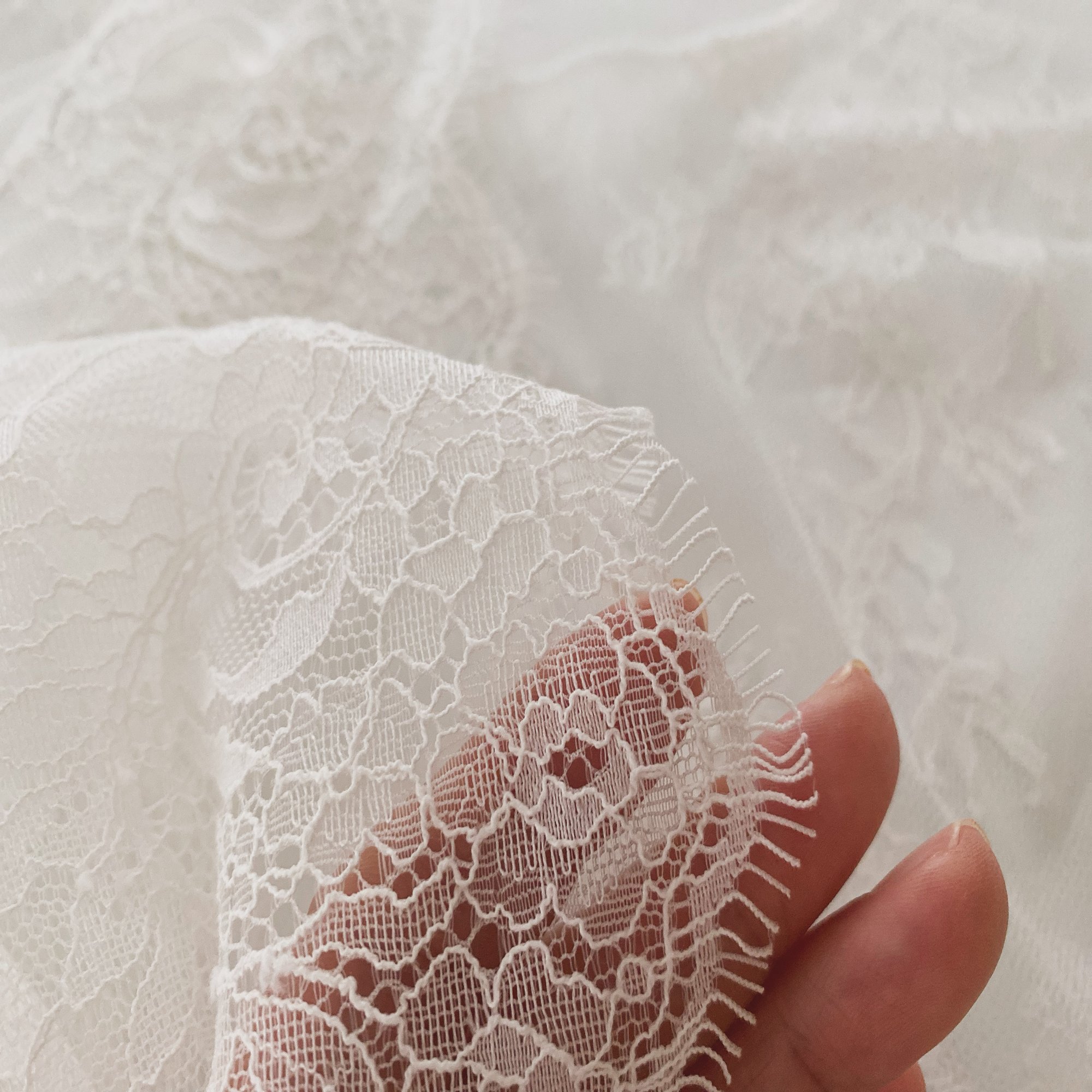 繕う日々】ドレスを縫うときにだけ発動する謎の特技｜タケチヒロミ（Roulottes）