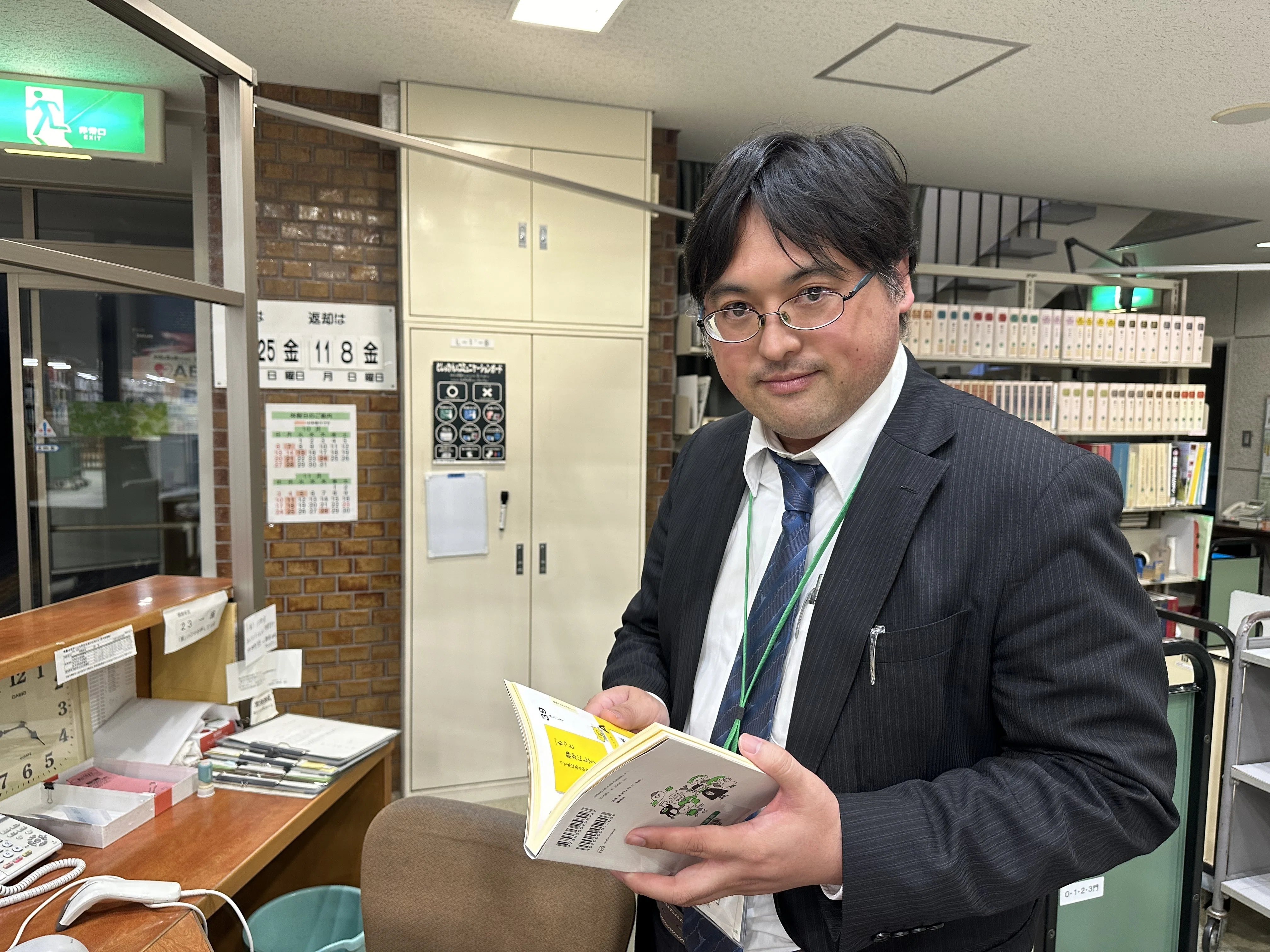 100年先に、記録のバトンをつなげる／富山県立図書館の〈本のソムリエ