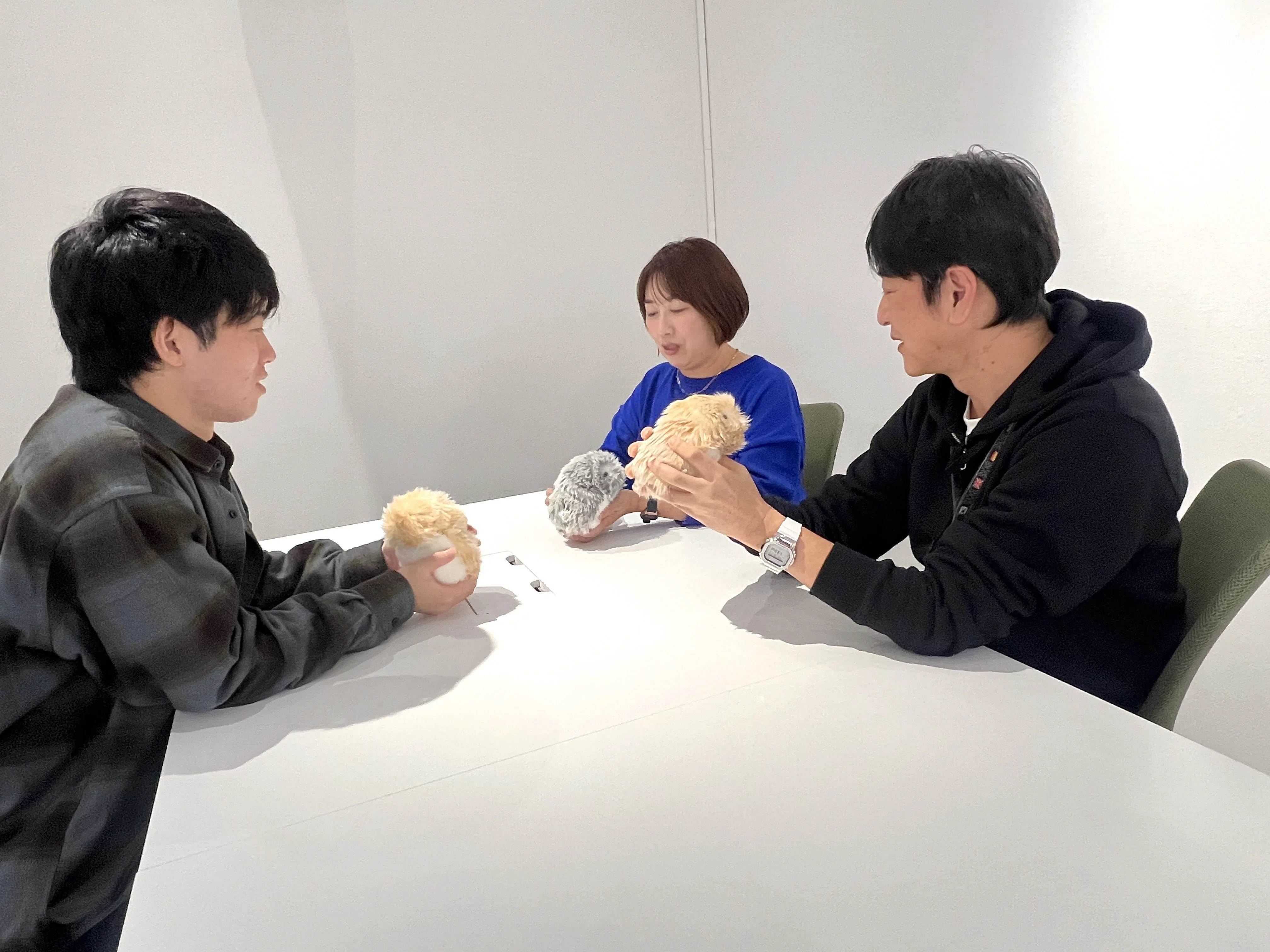 本日発売のAIペットロボット「Moflin（モフリン）」の飼い主に育てた