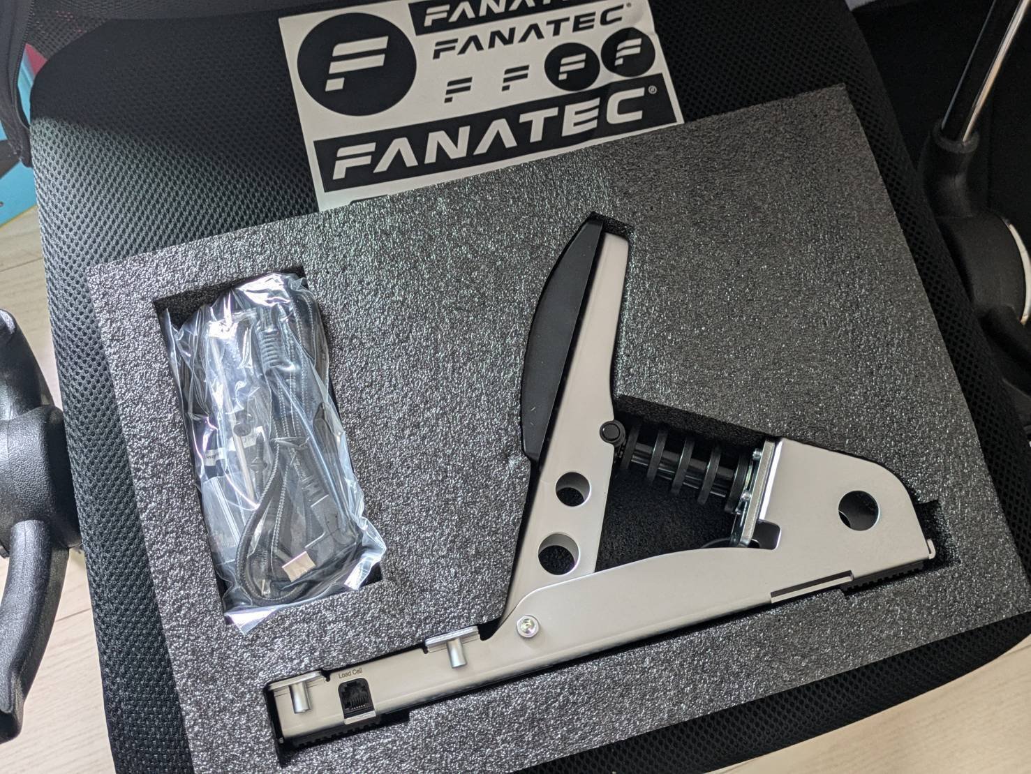 GT7で使うならどっち？FANATEC CSL Pedals vs CSL Elite Pedals