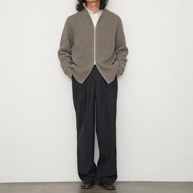定番人気の1着。【BATONERバトナーメンズ】SIGNATURE DRIVERS KNIT 