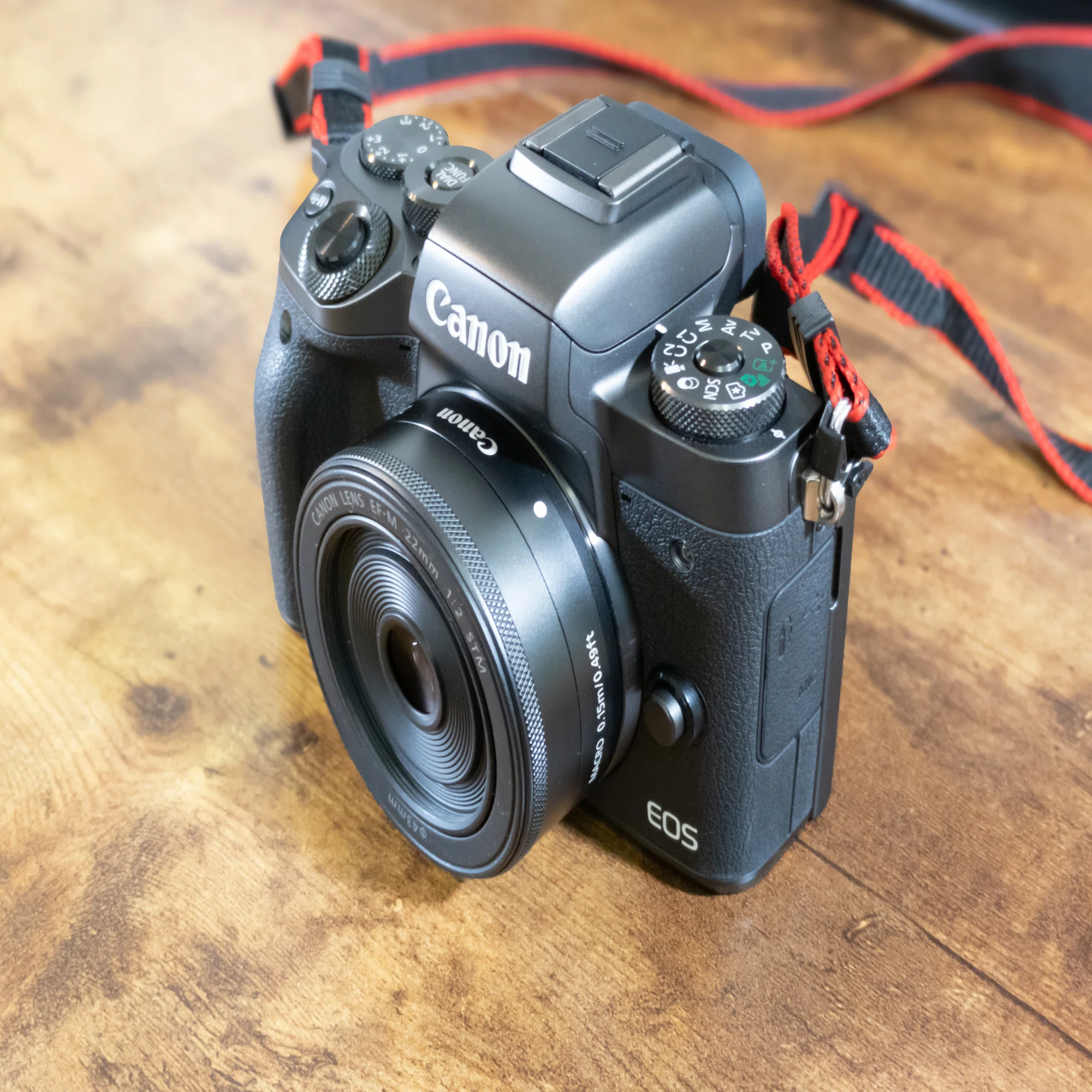 ガジェットレビュー】単焦点の神レンズ‼│キヤノン EF-M 22mm F2 STM 