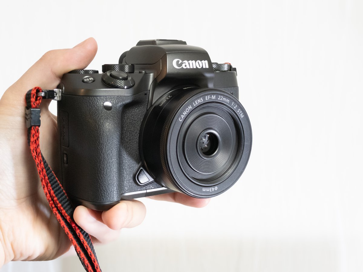 ガジェットレビュー】単焦点の神レンズ‼│キヤノン EF-M 22mm F2 STM  