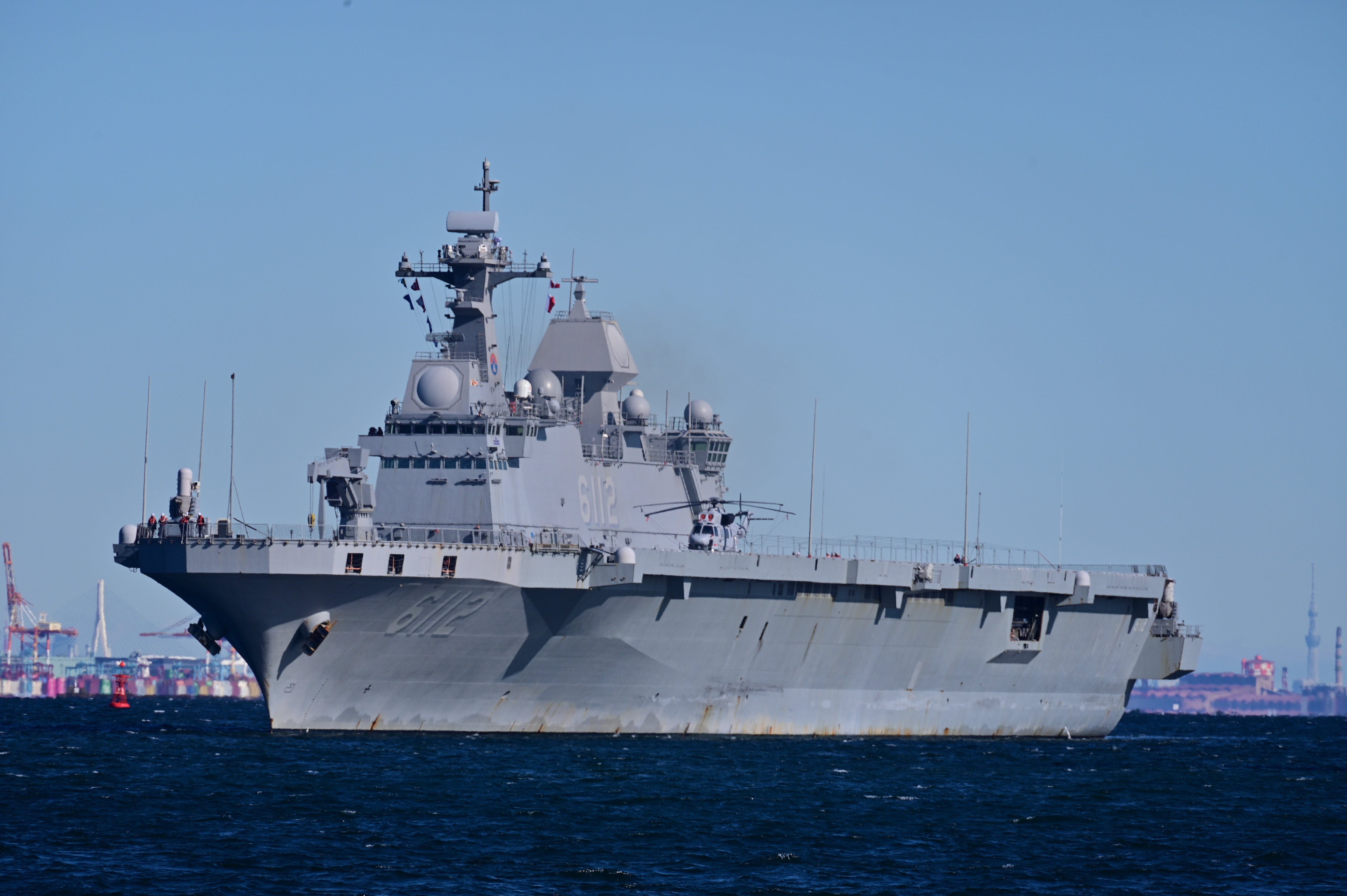 韓国海軍、海上自衛隊横須賀基地に入港｜ユキカゼ（深水千翔）