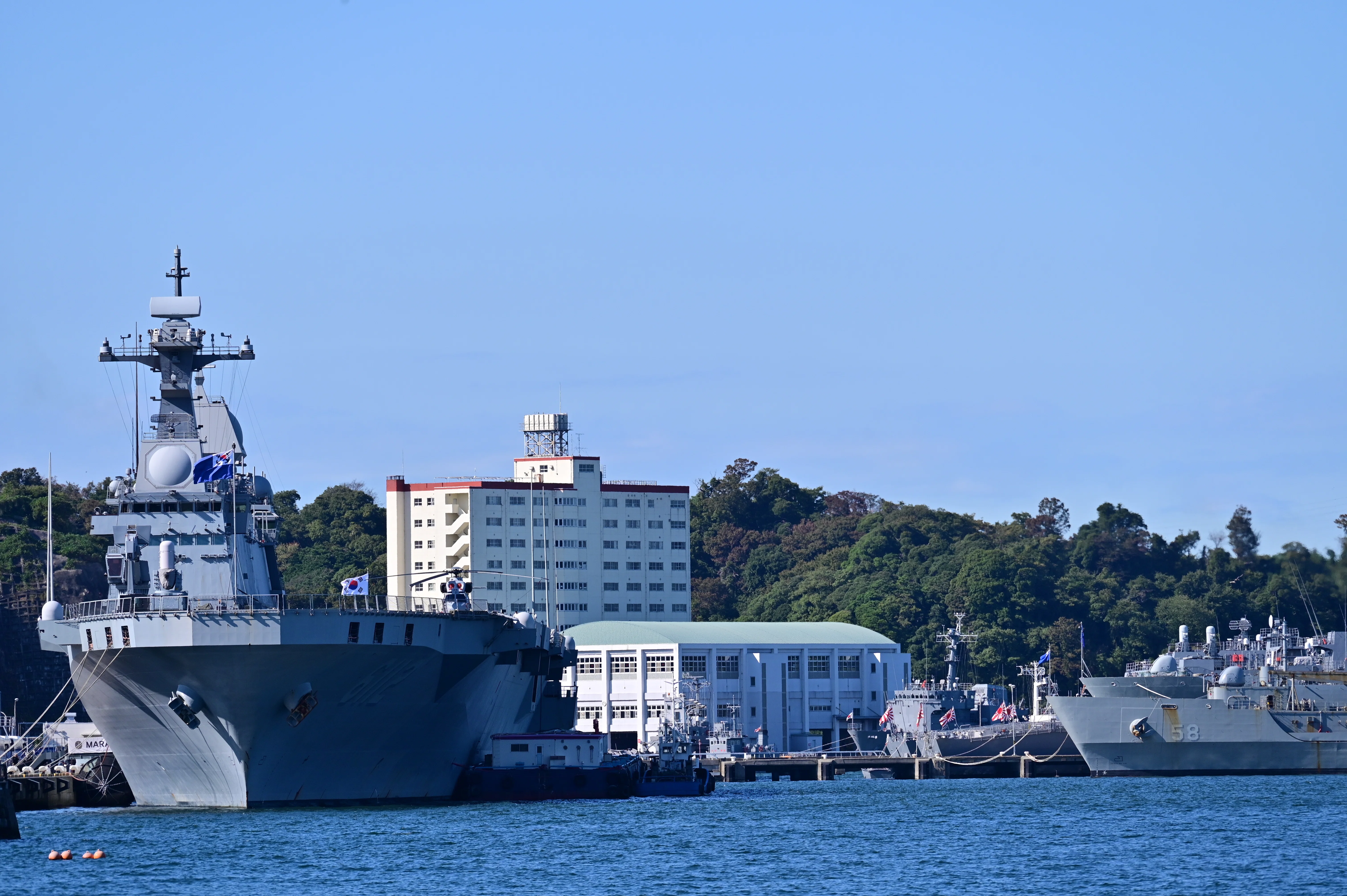 韓国海軍、海上自衛隊横須賀基地に入港｜ユキカゼ（深水千翔）