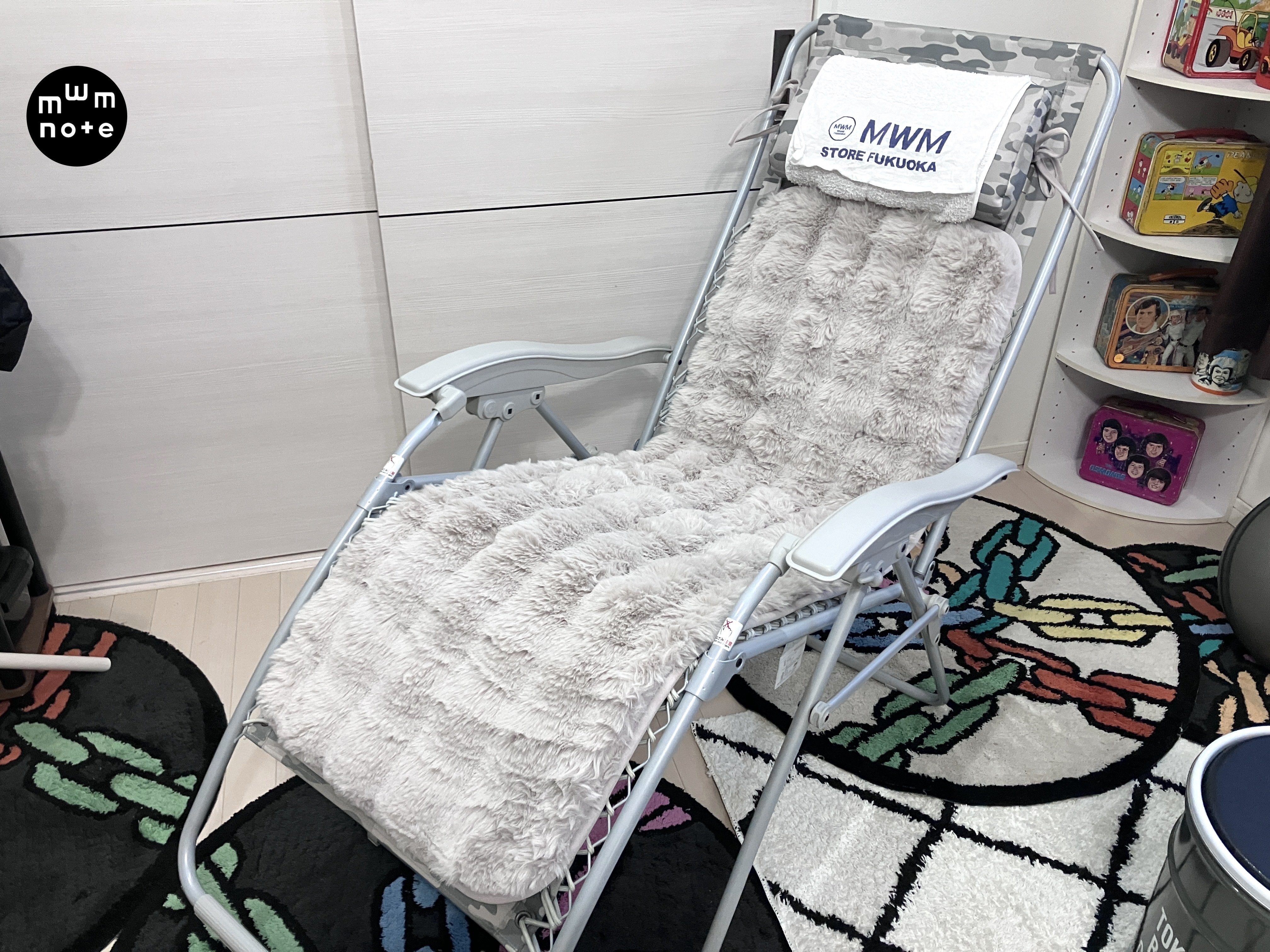 インフィニティチェアに、ニトリのポコポコロングチェアシートが