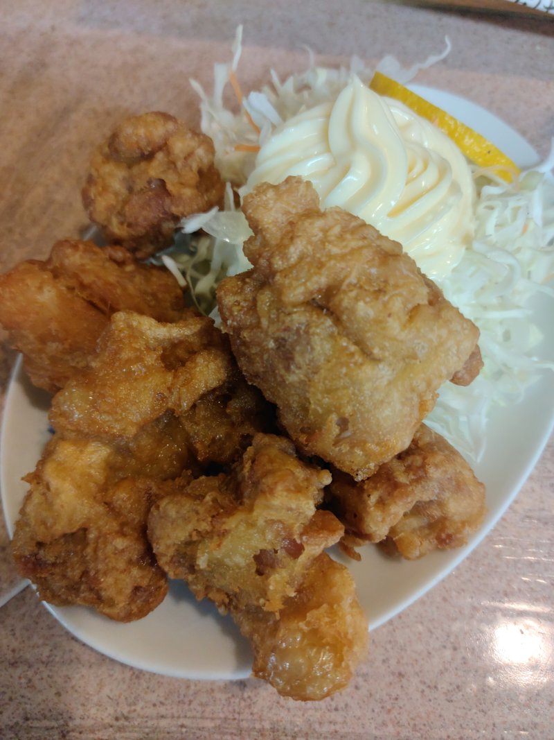 立石にある中華料理のお店、新鑫（しんしん）さんで唐揚げをいただきました。おいしかったです。このお店は量が多くてありがたいです。初めて行く方はお腹をすかせてから行くのをおすすめします。