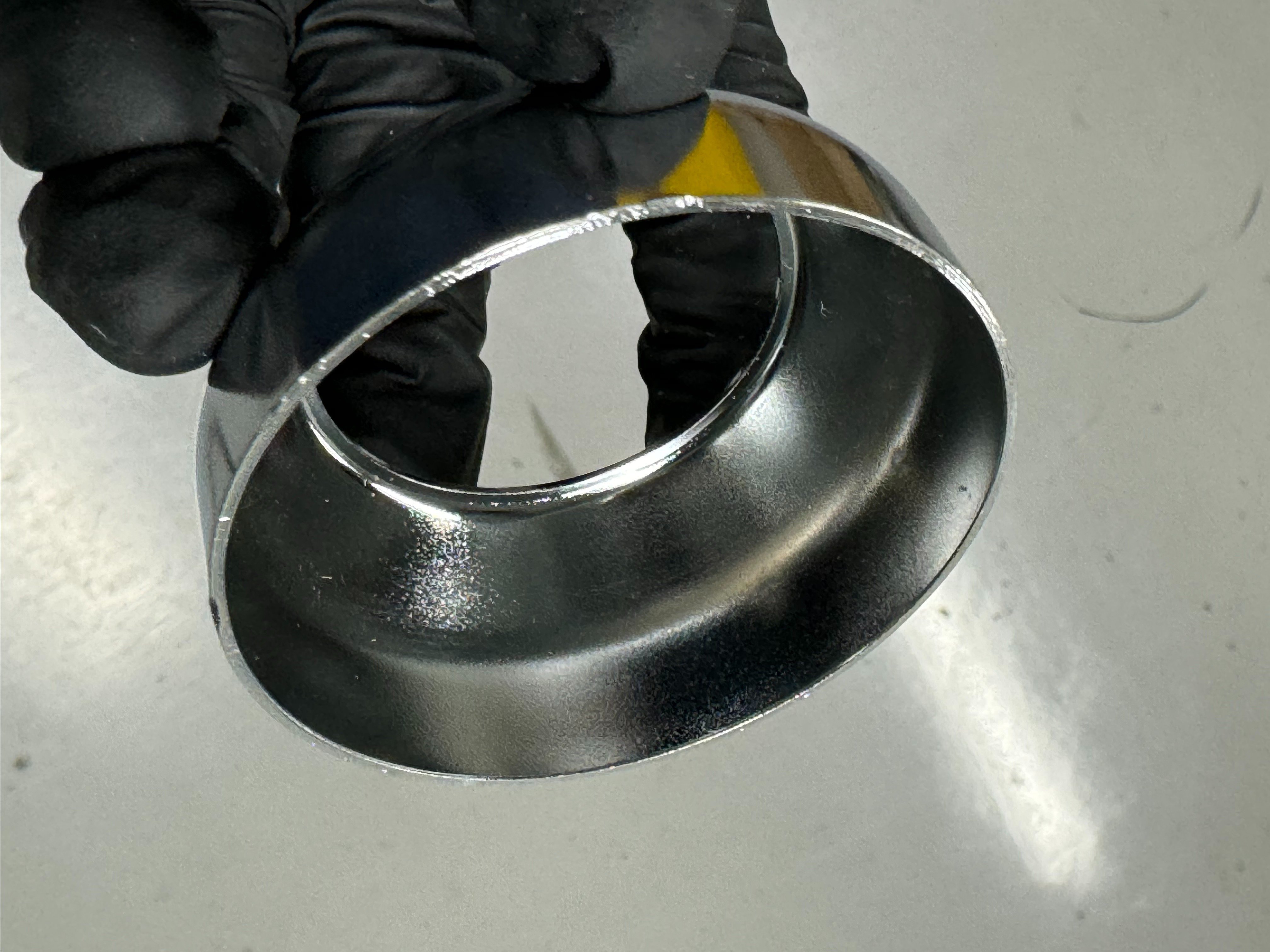 手動金属ポンプ 錆びた茶色 バイクパーツの”さび”対策をしてみる！｜”