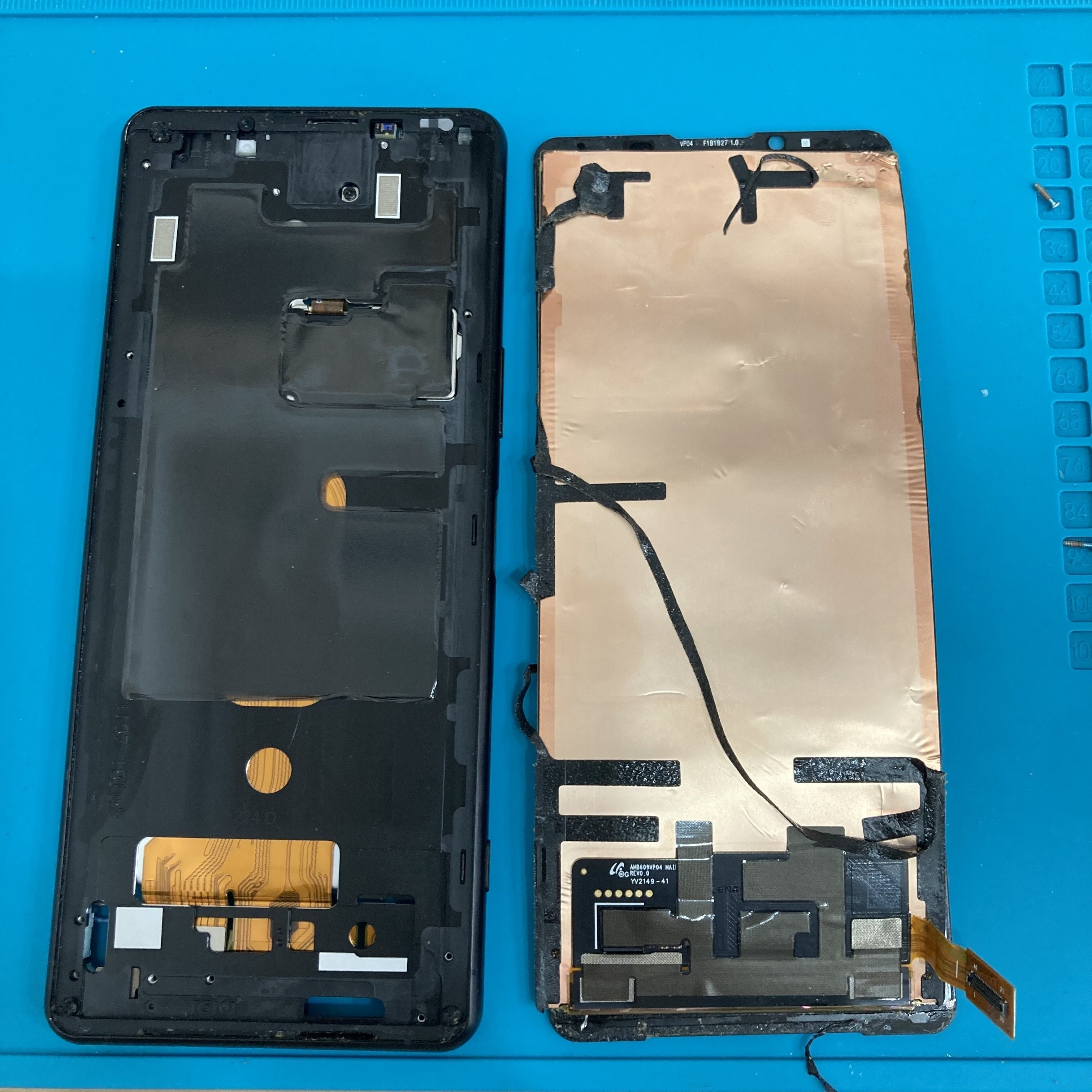 画面に縦線が入ってしまったXperia5Ⅲ｜スマホ修理工房Rinkan