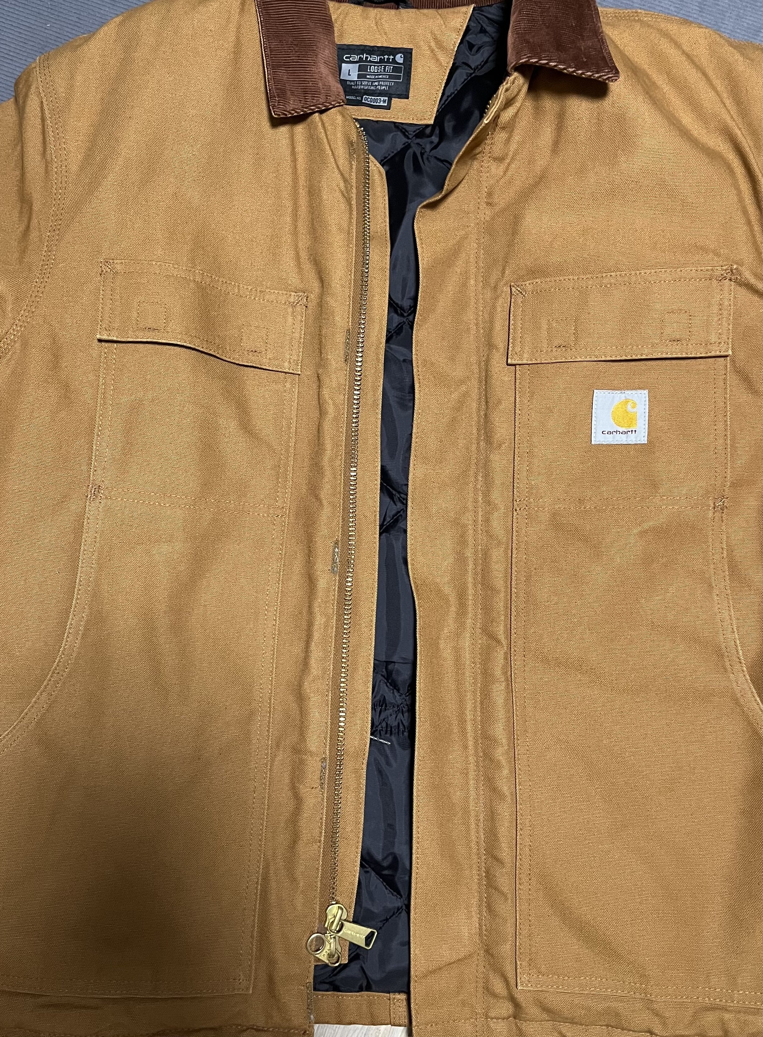 カーハートのトラディショナルコートがでかすぎたので乾燥機に10分かけ