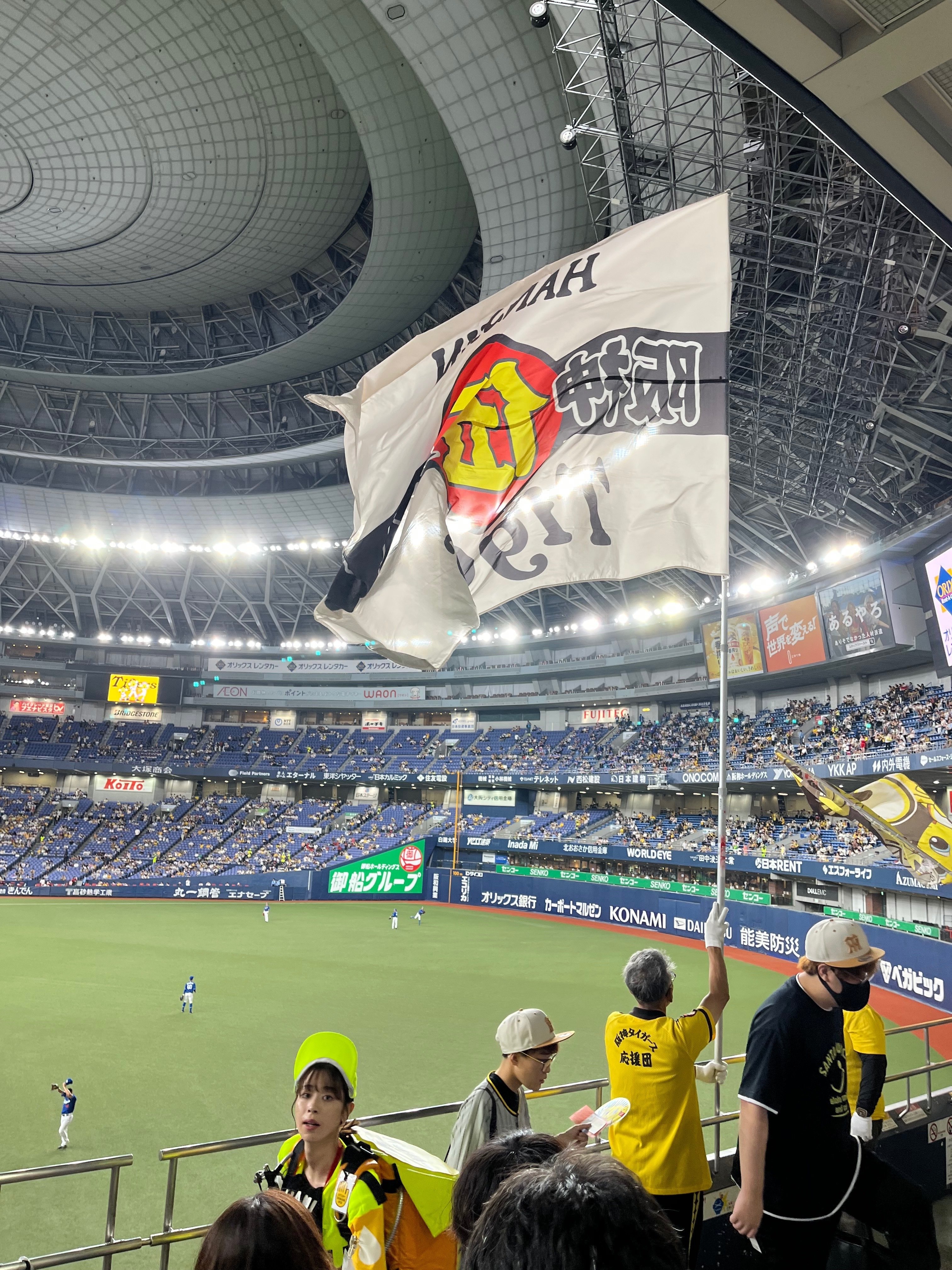 阪神タイガース オールドファン必見 グローブ、ボール、旗 応援旗